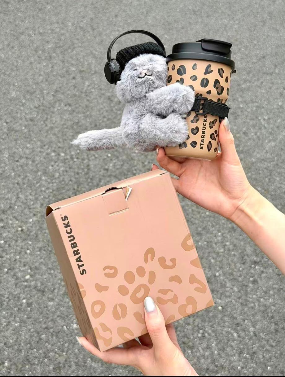 Starbucks新款豹紋系列