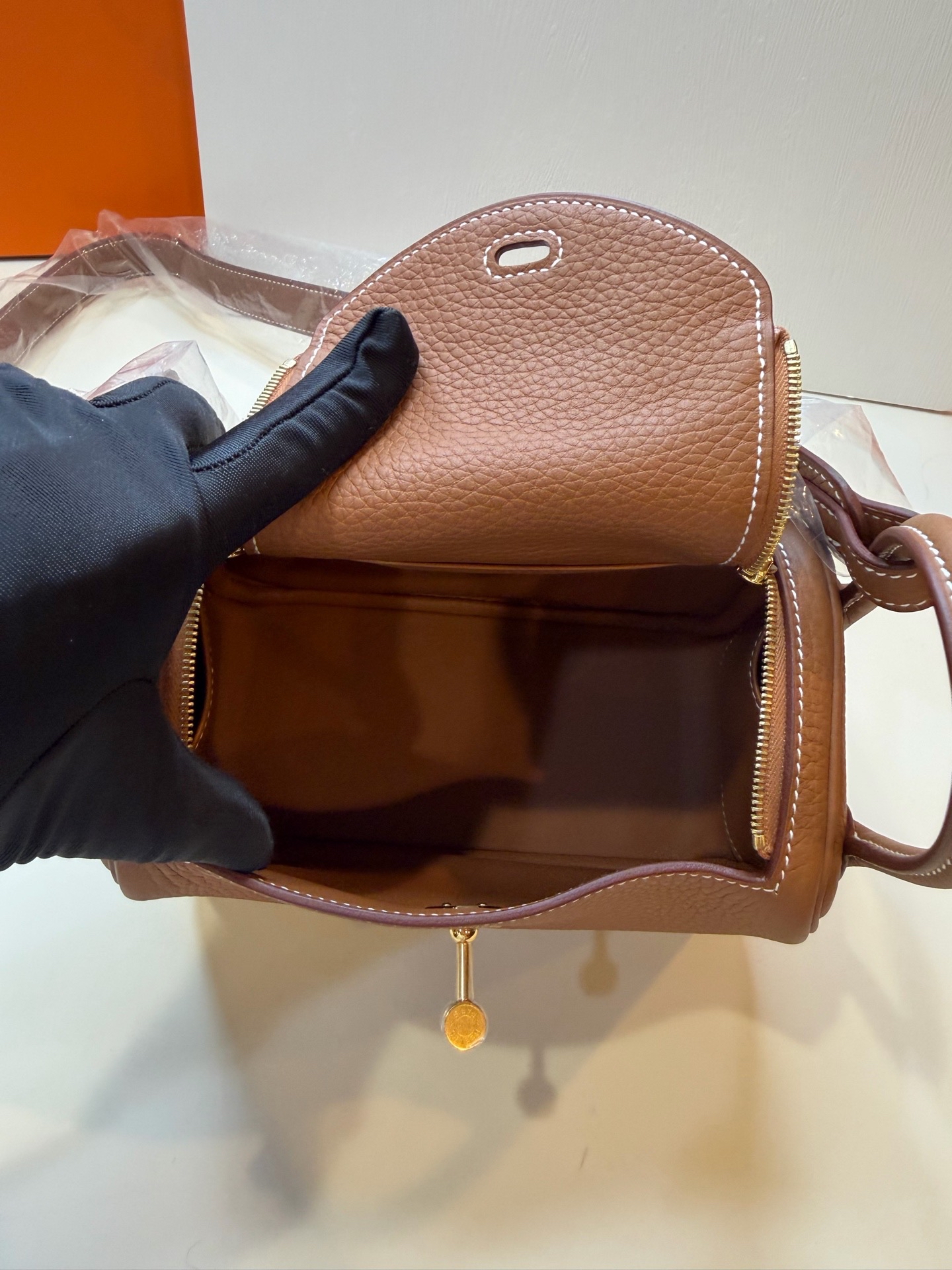 Brand new stamp mini Lindy gold gold 060804k1