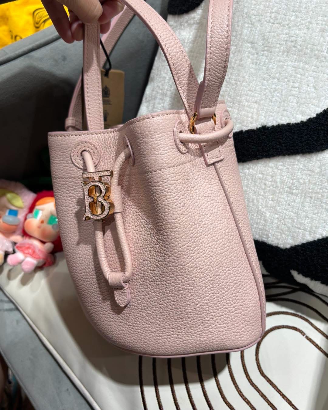 BURBERRY Calfskin Mini TB Drawstring Bucket 2 way bag 100%Authentic, unused 未使用品 ✅Dust bag✅tap 