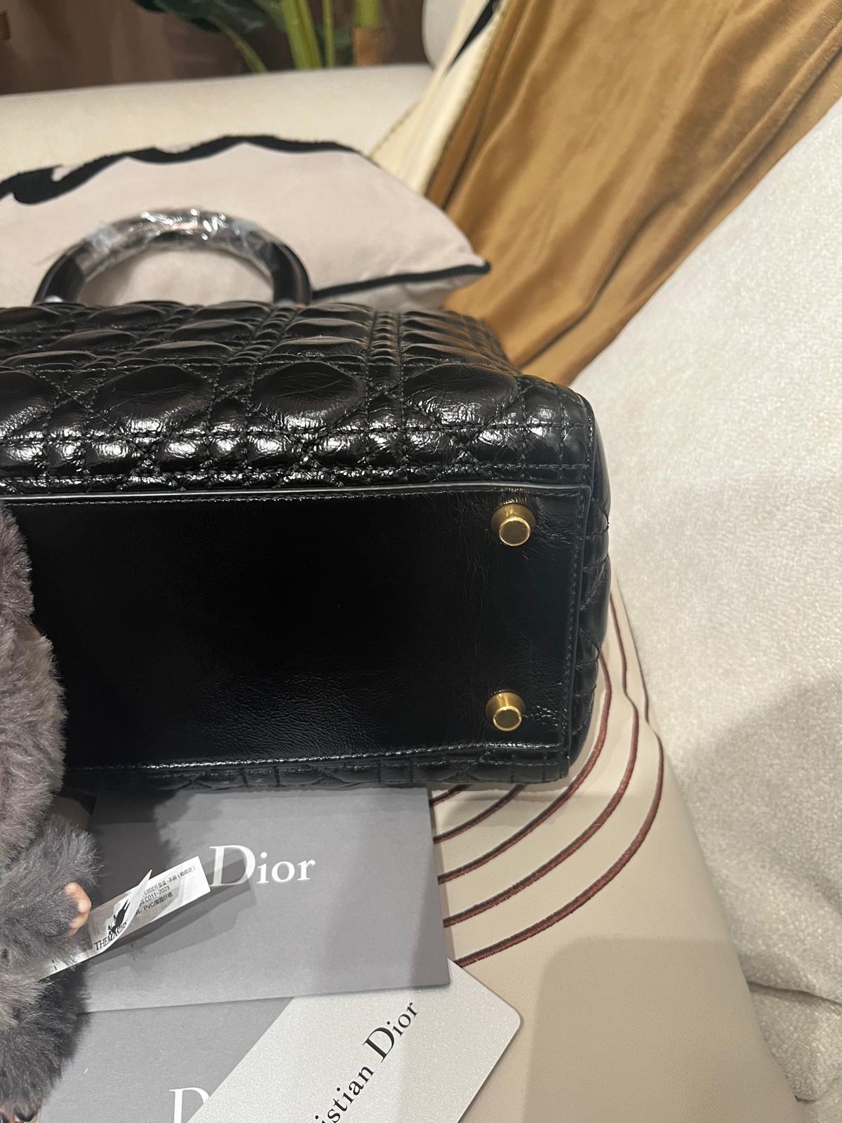 Dior lady dior large 黑色亮面牛皮 100%Authentic,，95%new ✅ certificate ✅盒