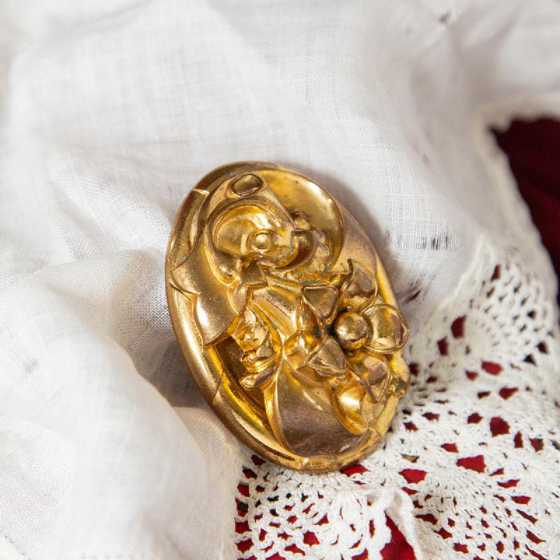 Antique Sophisticated Turn of Century Golden Dress Clip (AC065)