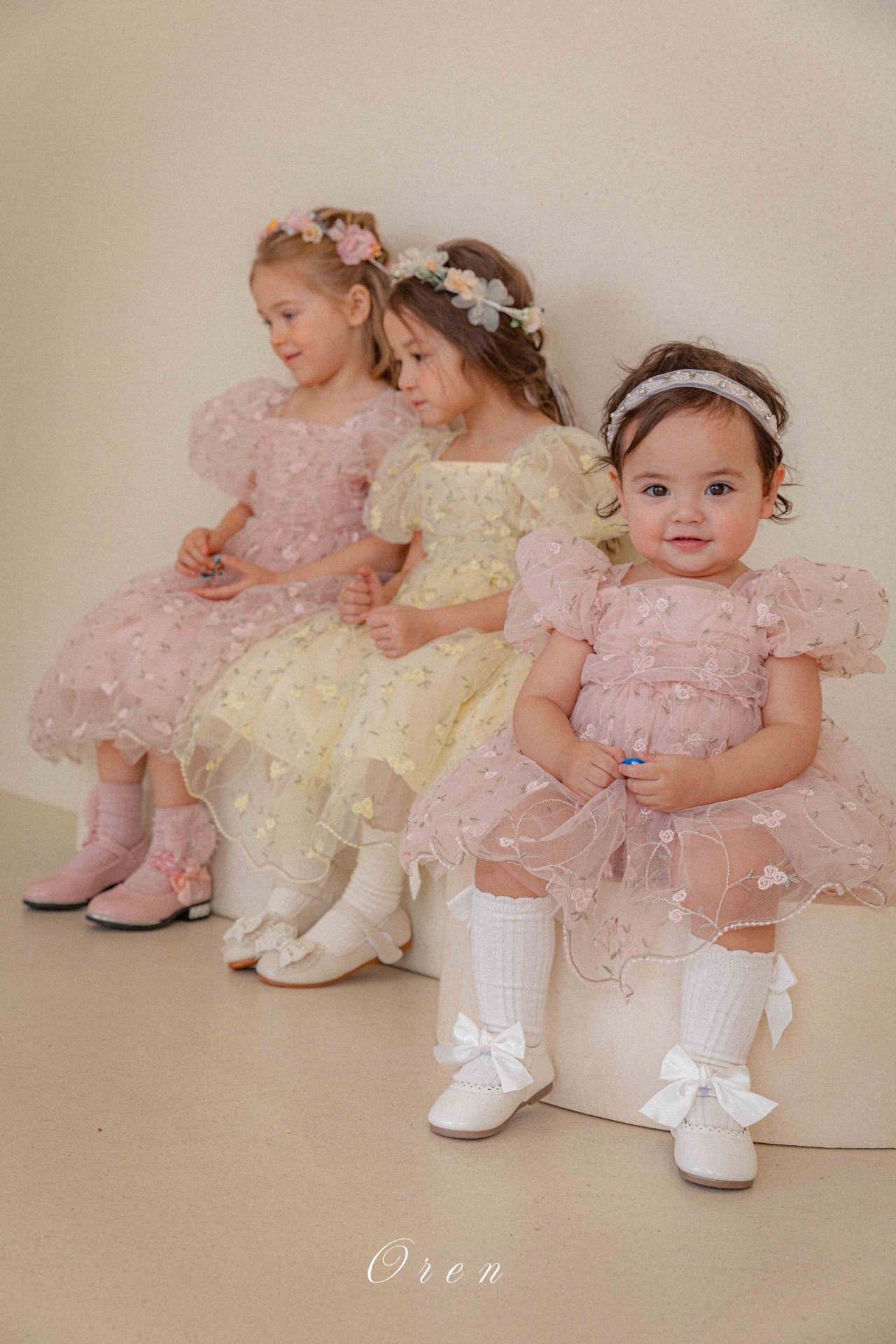 ☀️預訂 韓國直送☀️🇰🇷Oren Roslyn Bloom兩色花卉刺繡泡泡袖包屁裙/連身裙