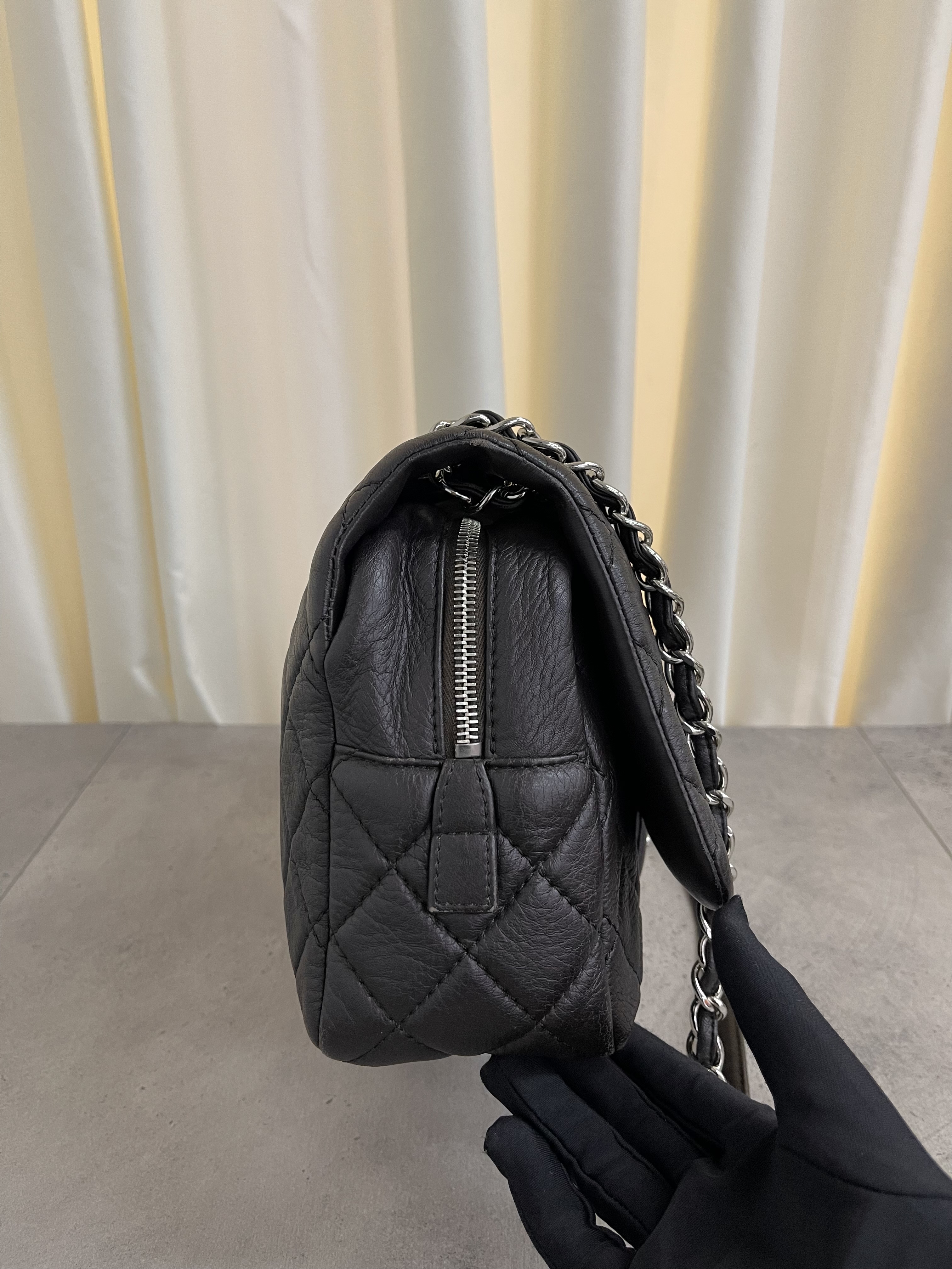 Pre-owned Chanel Jumbo Classic Flap/ Product Code: 26012201