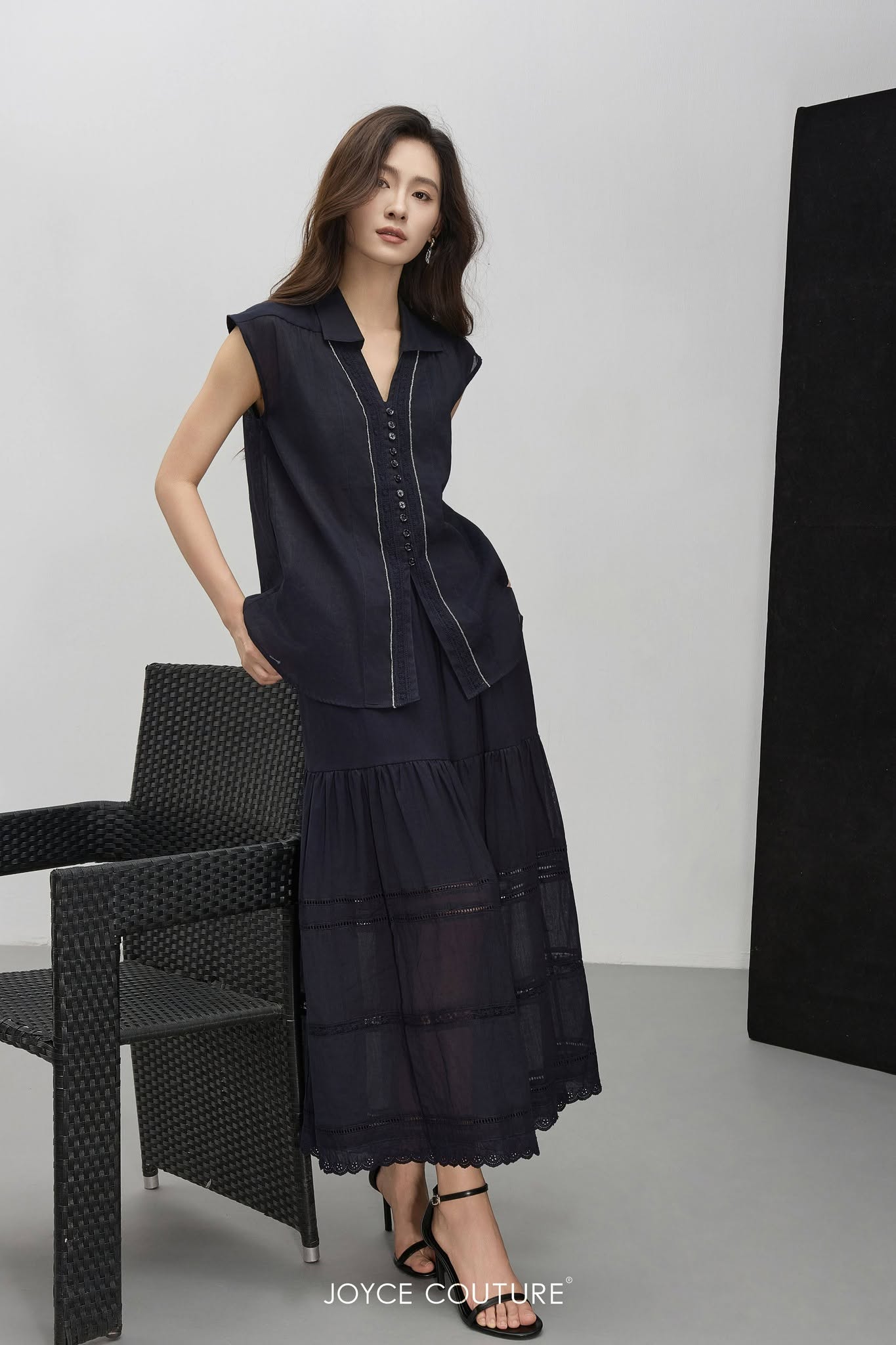 独家V字翻领上衣 T0720