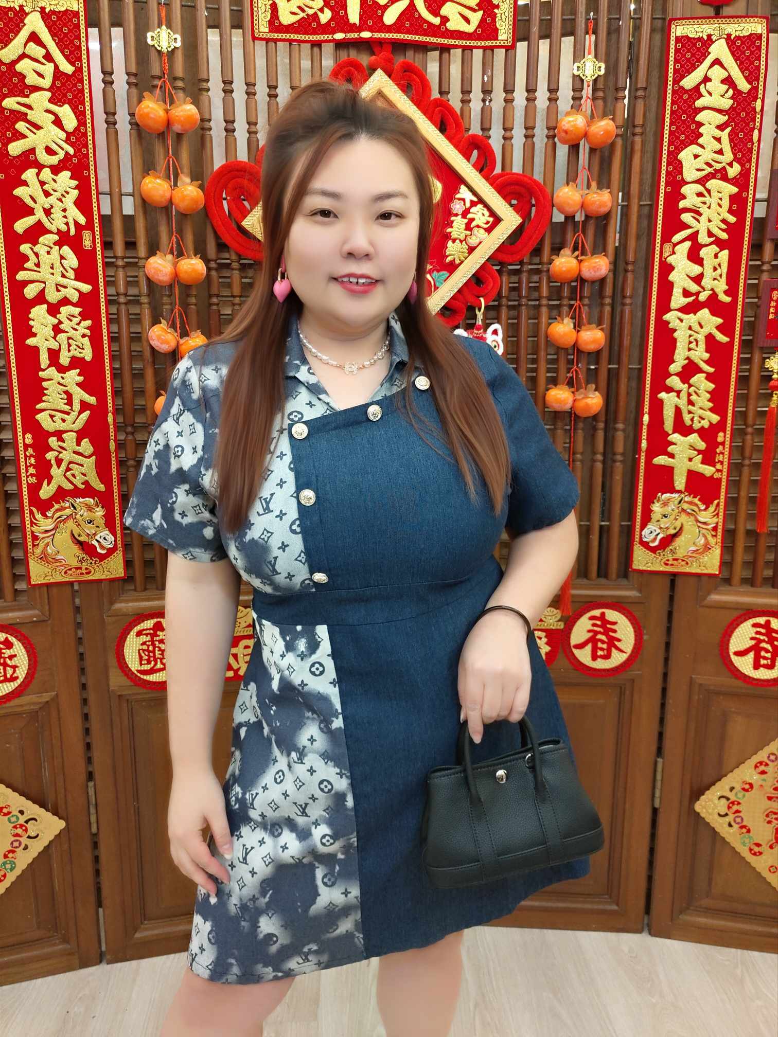 DBC05 TW#5691 有领拼接 LU 字母连衣裙