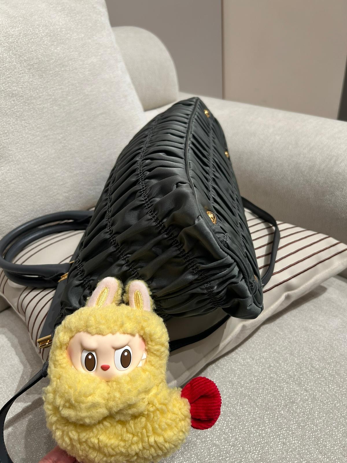 Prada Nylon 2way bag Grey 100%Authentic, 98%New ✅Dust bag