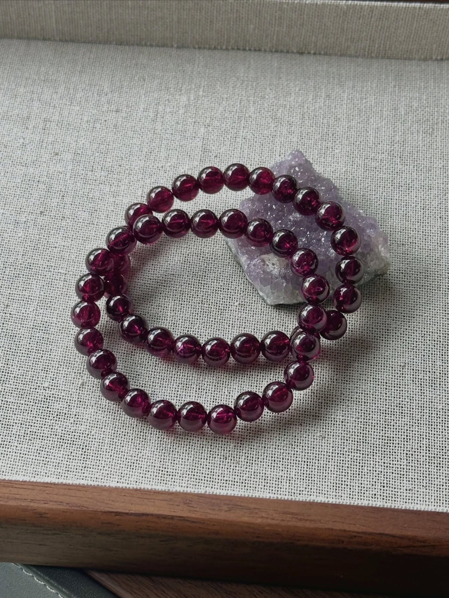 Garnet 紫牙乌石榴石 7.7mm 15cm 