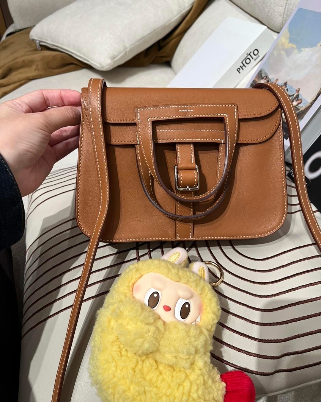 Hermes Halzan mini ,STAMP A 100%Authentic, 98%New ✅Dust bag✅box