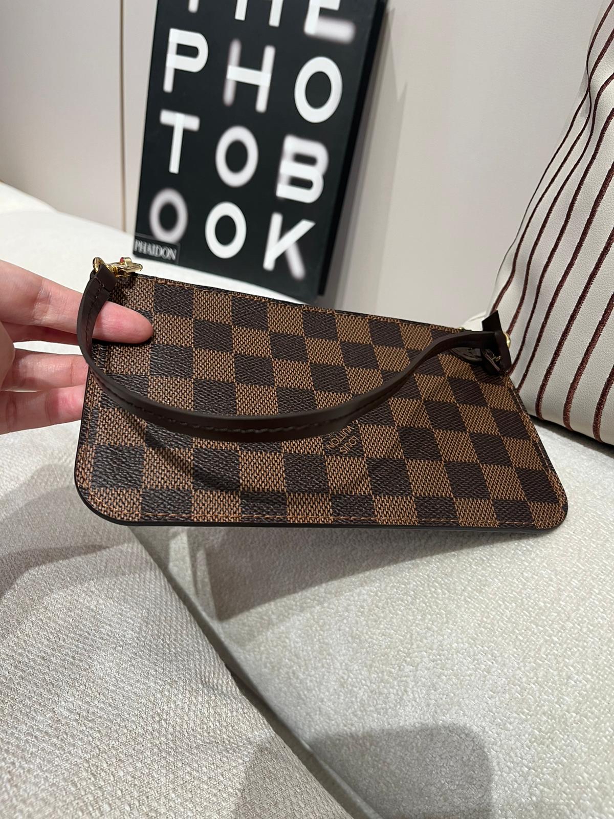 LV Zip Pouch 100%Authentic, 99%New 