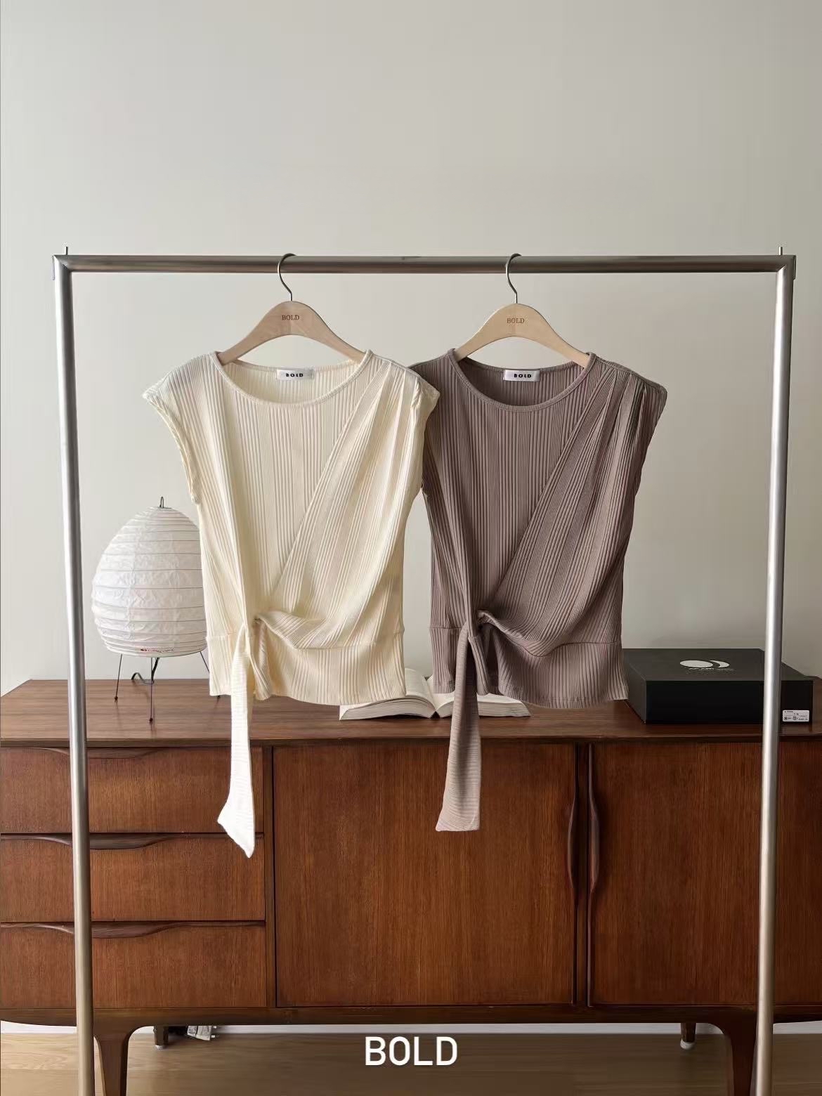 B18 側綁直紋背心