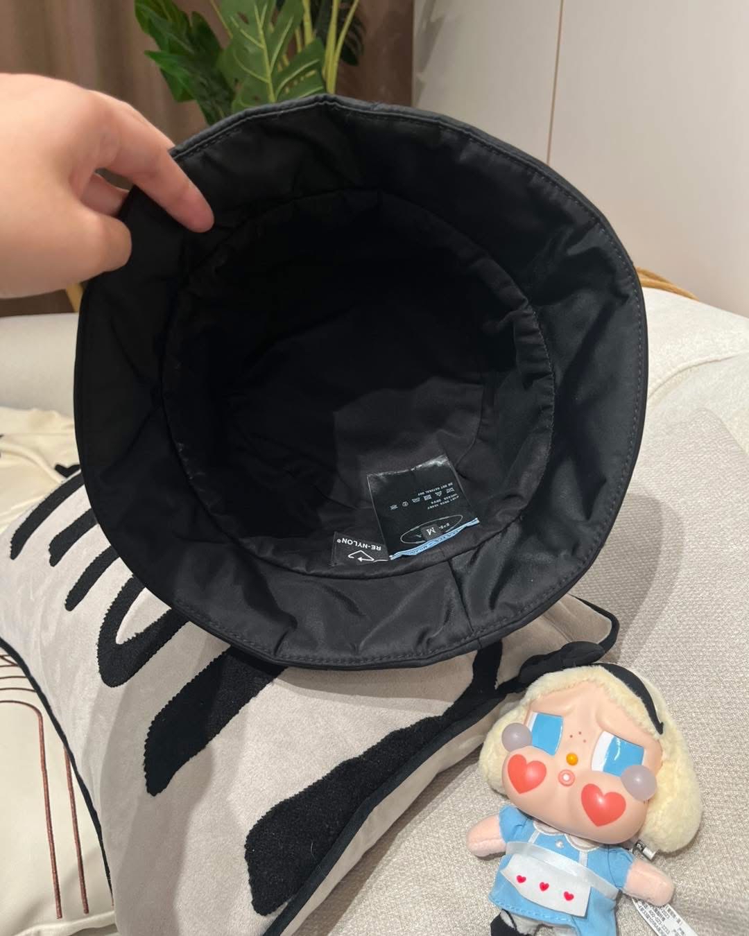 Prada re-nylon bucket hat M size 100%Authentic,98%new