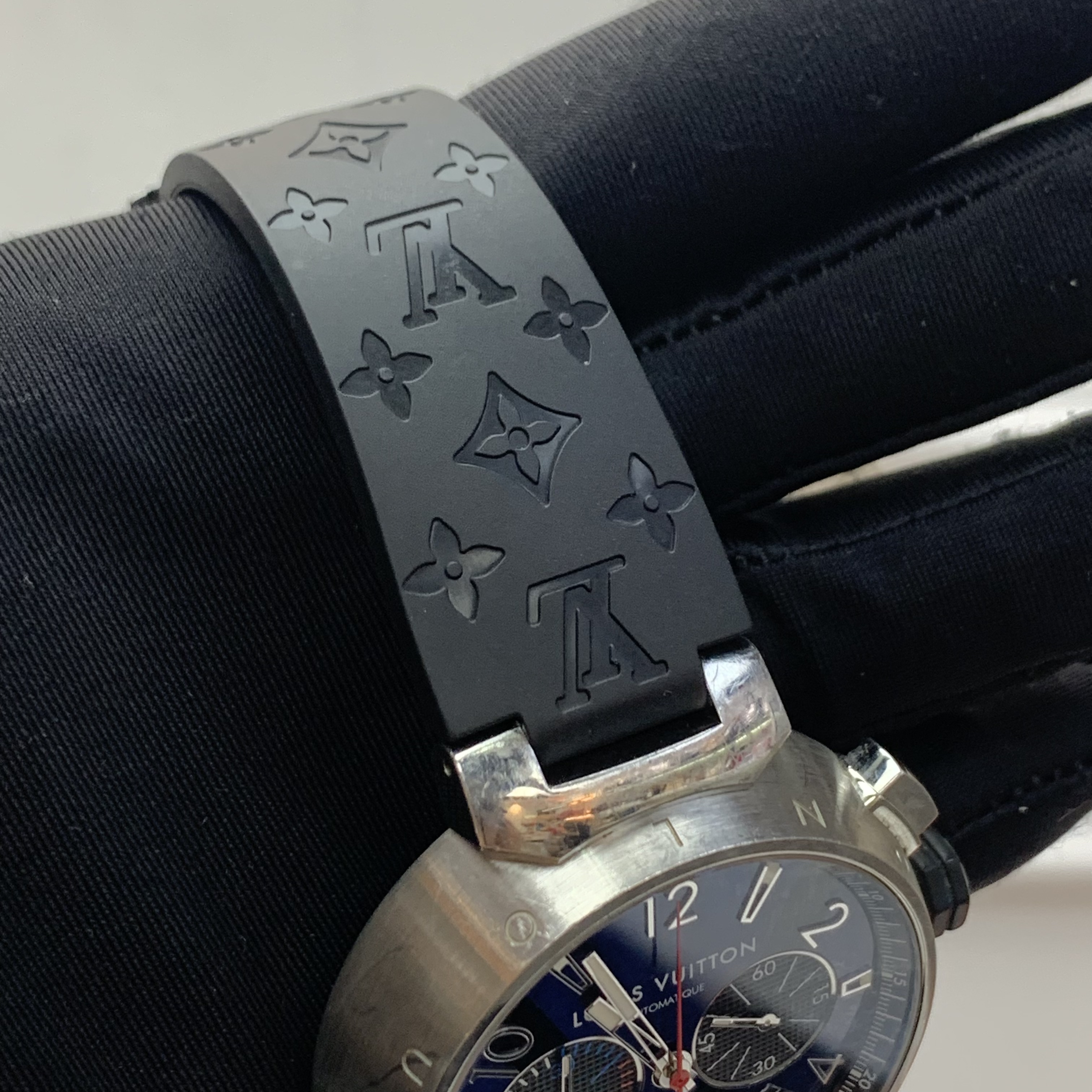 LV Tambour Q102V自動機械 44mm錶面