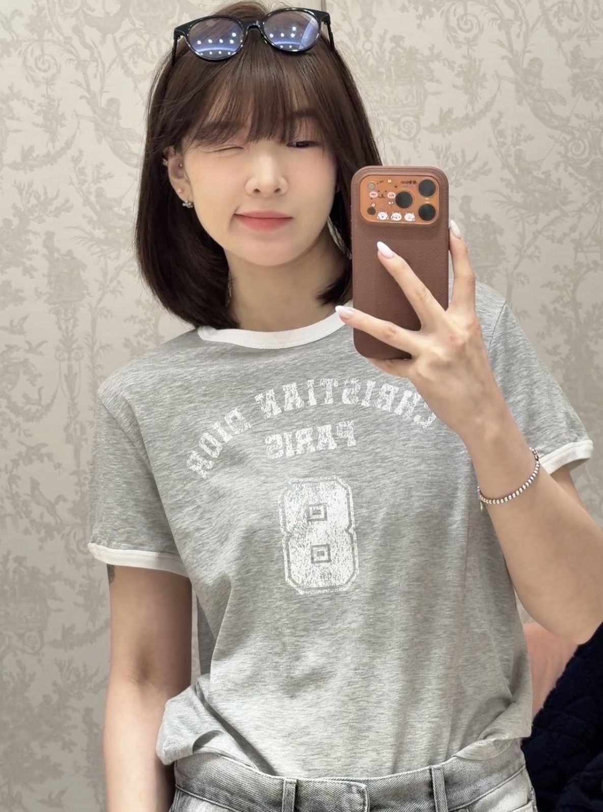 Dior 新款 灰色 logo tee Size S/M