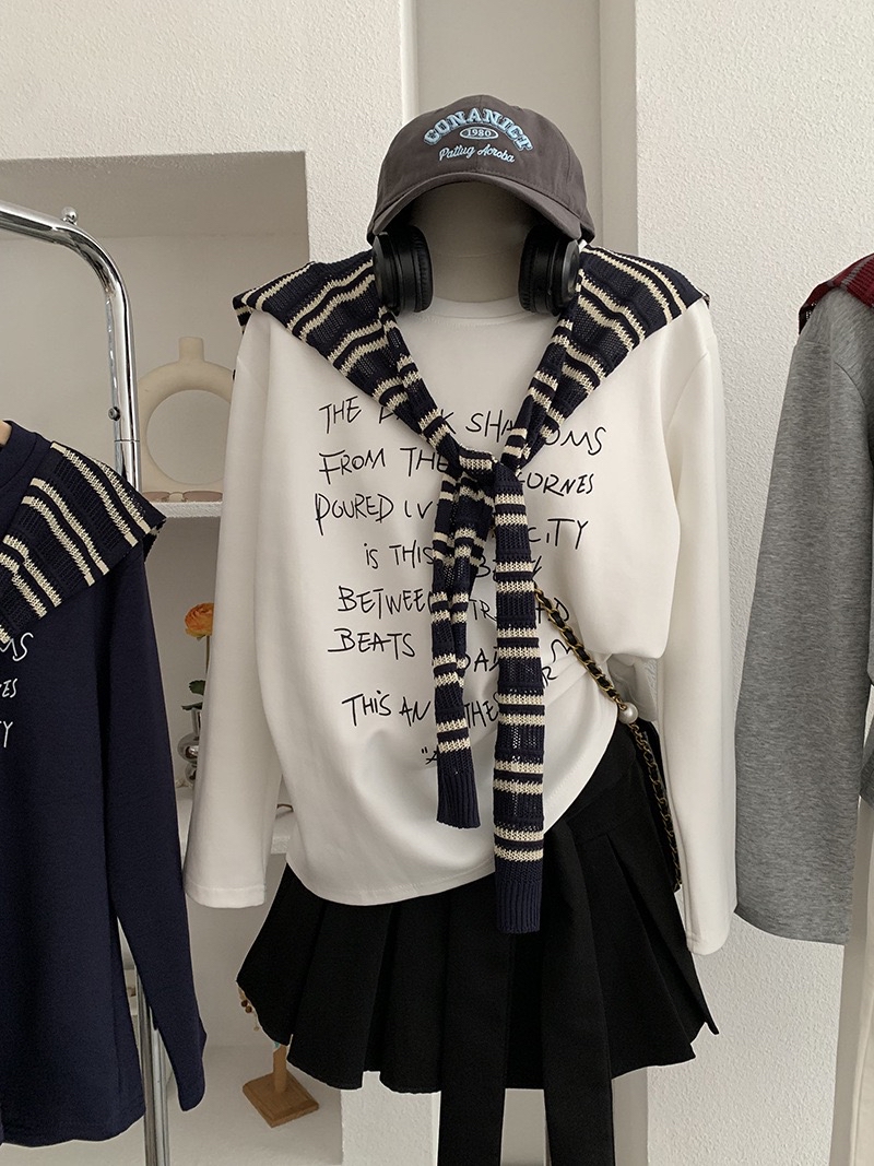 字母印花圆领卫衣搭条纹针织披肩两件套