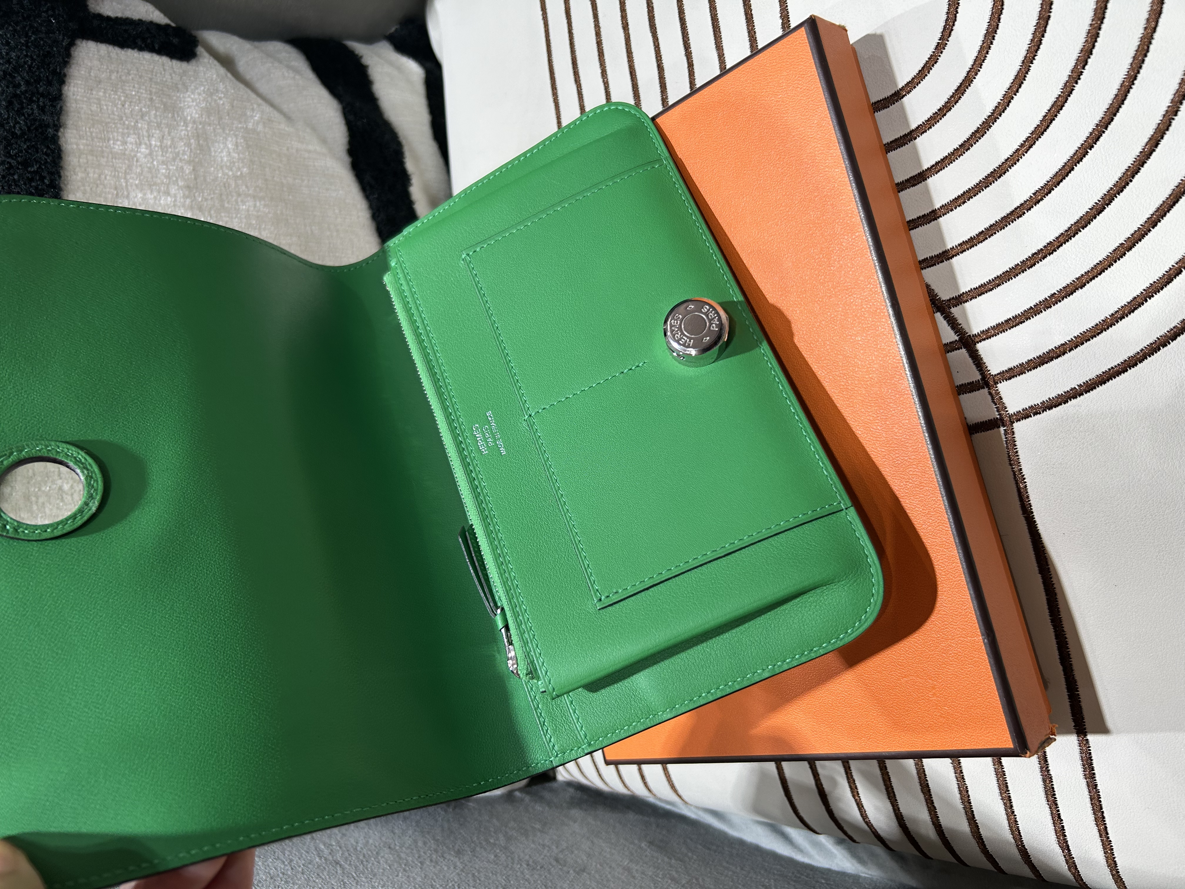 未使用品 HERMES Dogon duo gm wallet Stamp C 100%Authentic, Unused 未使用品 ✅Box