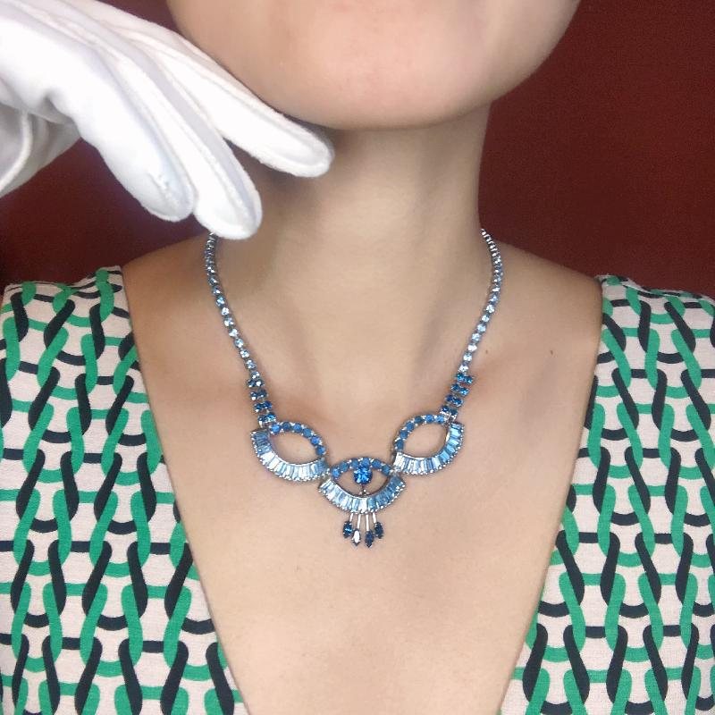 Vintage C.a. 1960s "Keye"Designer Blue Baguette Rhinestone/Crystal Swinging Necklace (MT1824)