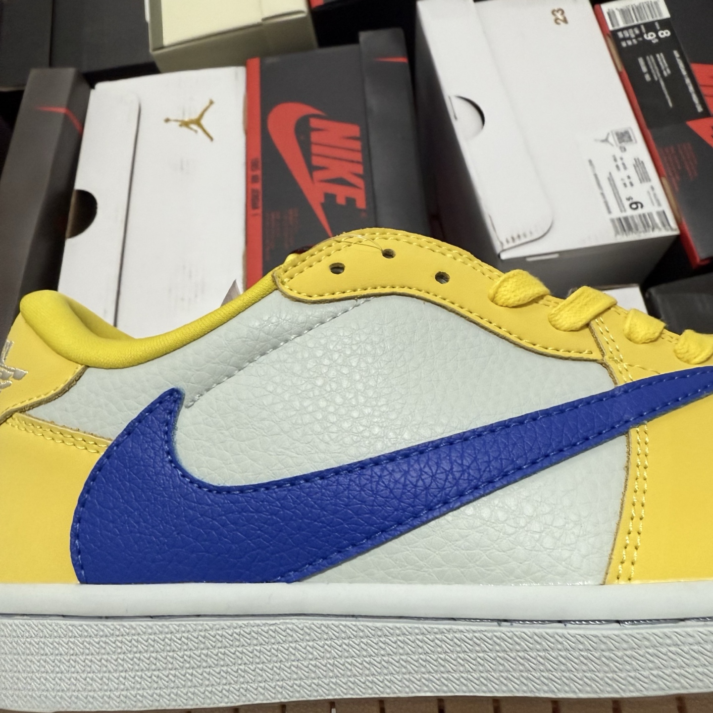 Travis Scott x Air Jordan 1 Retro Low OG "Canary" DZ4137-700