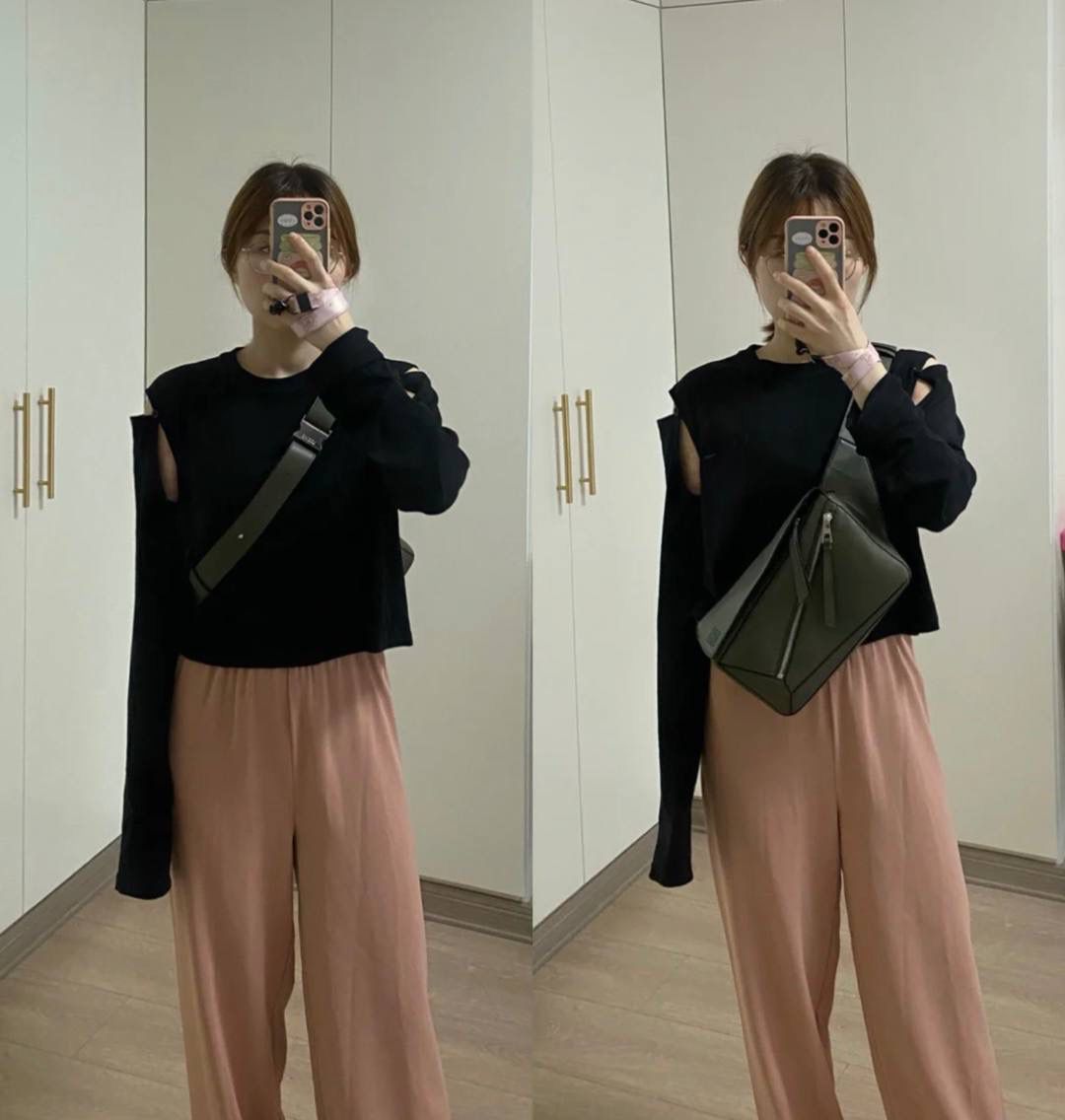 ⭐️最新升级版𝟮.𝟬-𝗣𝘂𝘇𝘇𝗹𝗲腰包⭐️ （黑色 到货‼️） 尺寸：𝟮𝟰-𝟭𝟬.𝟱-𝟭𝟲𝗰𝗺 款号：052343 👉🏻长方体形状和精确的切割技巧创造出Puzzle 腰包以及独特的几何线条成为 “Loe罗家”的著名代表作~ 👉🏻金属搭扣开合，刻有标志logo徽标，可调节肩带，翻盖大容量插袋和一个外部拉链口袋，🐂柔软细腻napa小牛皮，正品Ykk五金，Anagram压纹，人字纹棉麻帆布内里 👉🏻（男女♀♂同款）大小非常合适。胸包、背包、单肩、斜挎 腰包五种背法任你解锁🔒 👉🏻 （独家背景➕独家品质➕独家包装➕独家控制对版细节📦➕精致全套礼盒套装❤️） 重点：让你花最少的钱💰体验最大的仪式感❤️