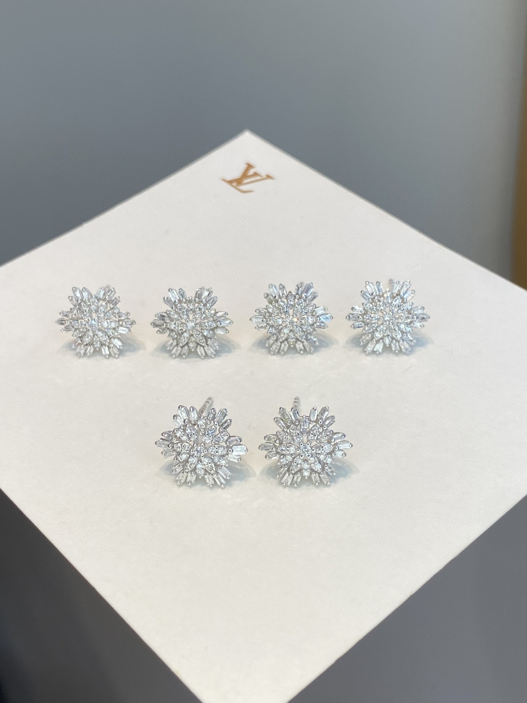 18K Diamond Earrings 