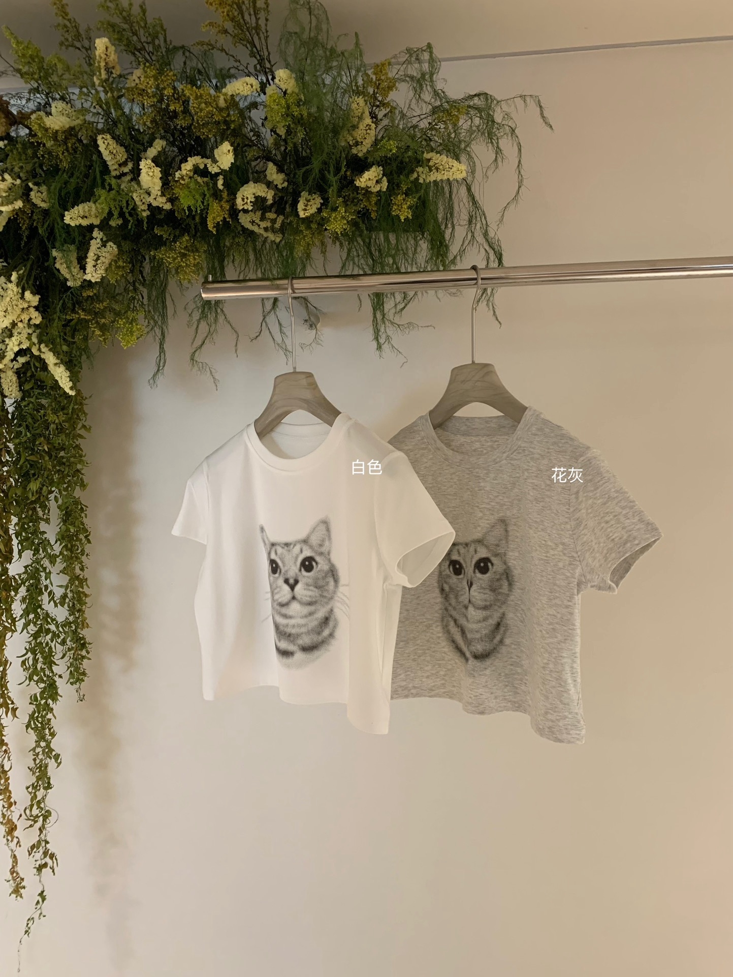 Oh Kitty Roundneck T-shirt Ins风可爱猫咪印花圆领短款Tee ( 2 colours )