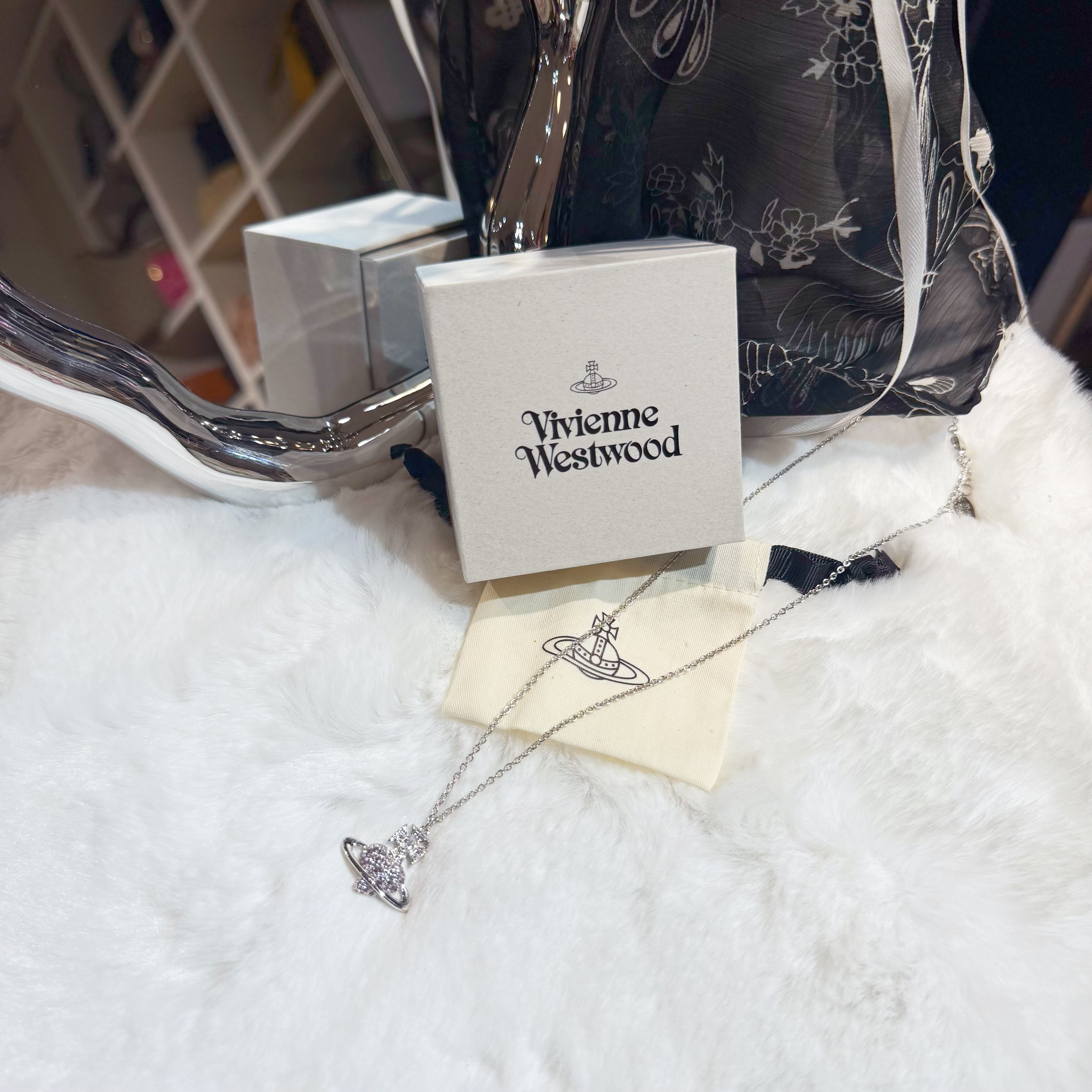 VW Agnatha necklace S/purple