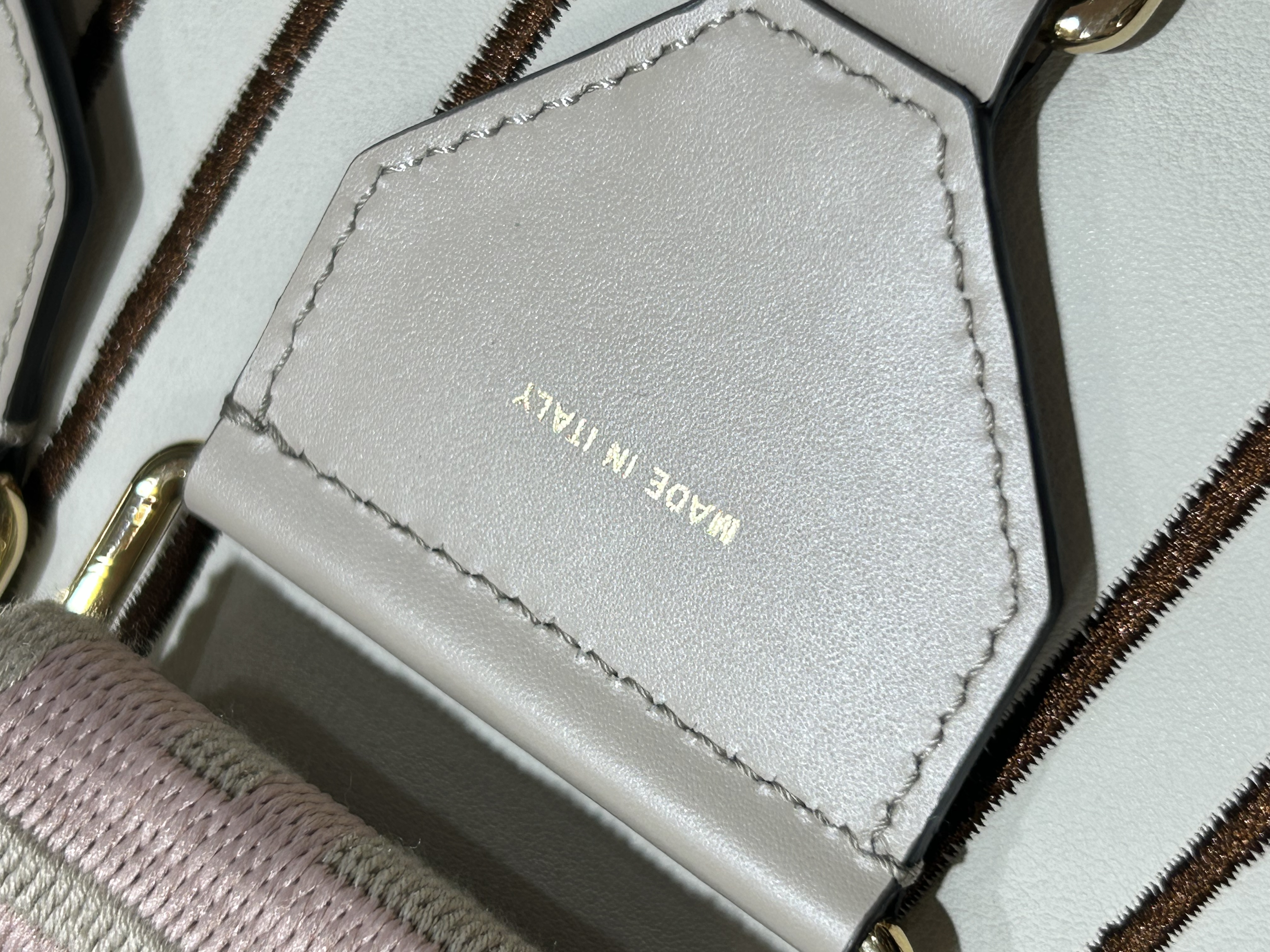 全新 Fendi Strap 手袋肩帶 100%Authentic, 全新貨品