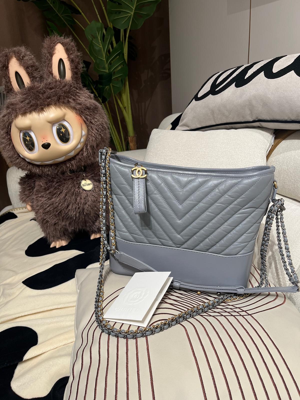 chanel Gabrielle medium Hobo 灰色V紋牛皮A93824 100%Authentic, 98%new ✅專門店收據✅29卡✅塵袋✅盒 