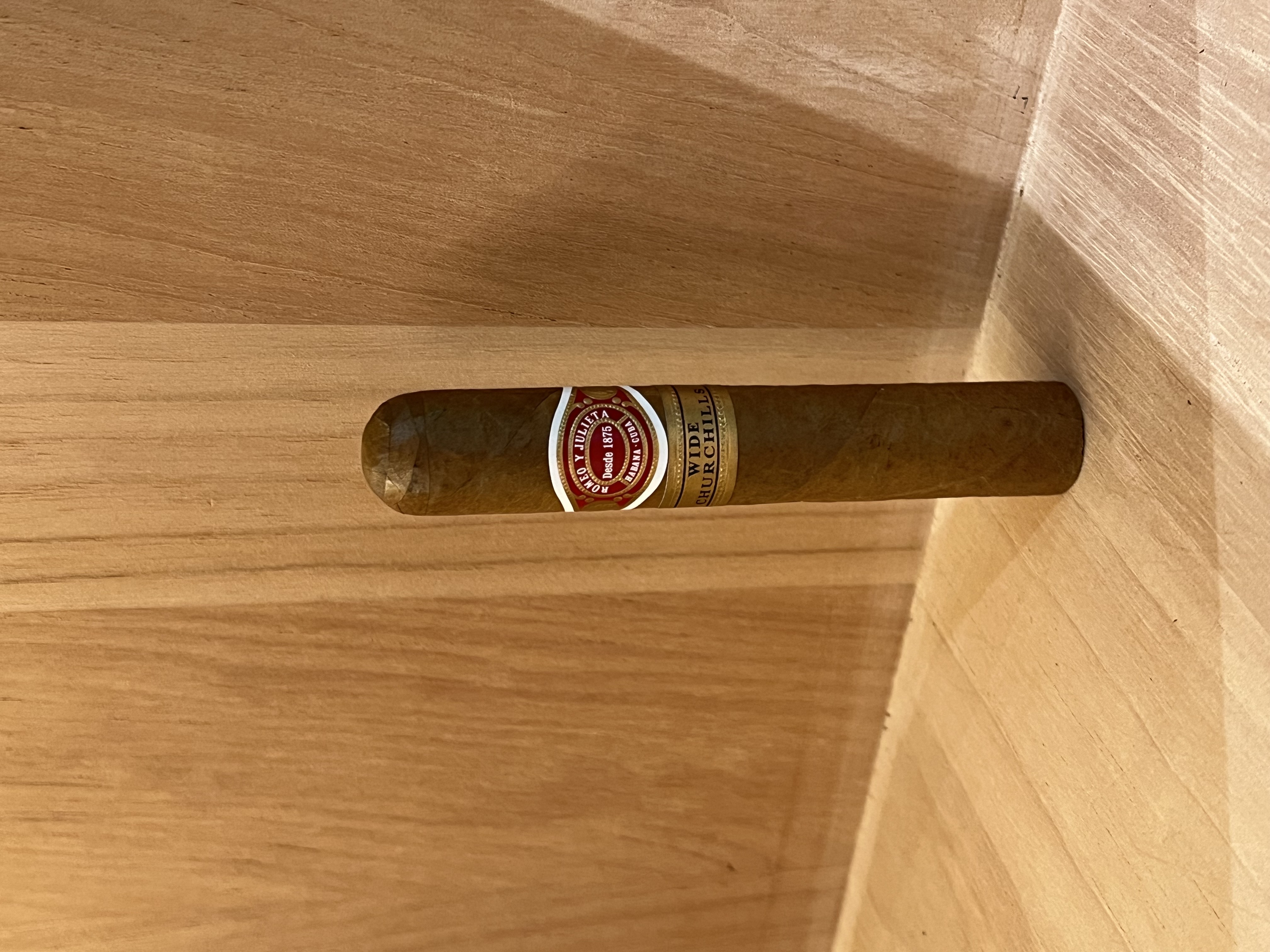 ROMEO Y JULIETA羅密歐寬丘（25支）