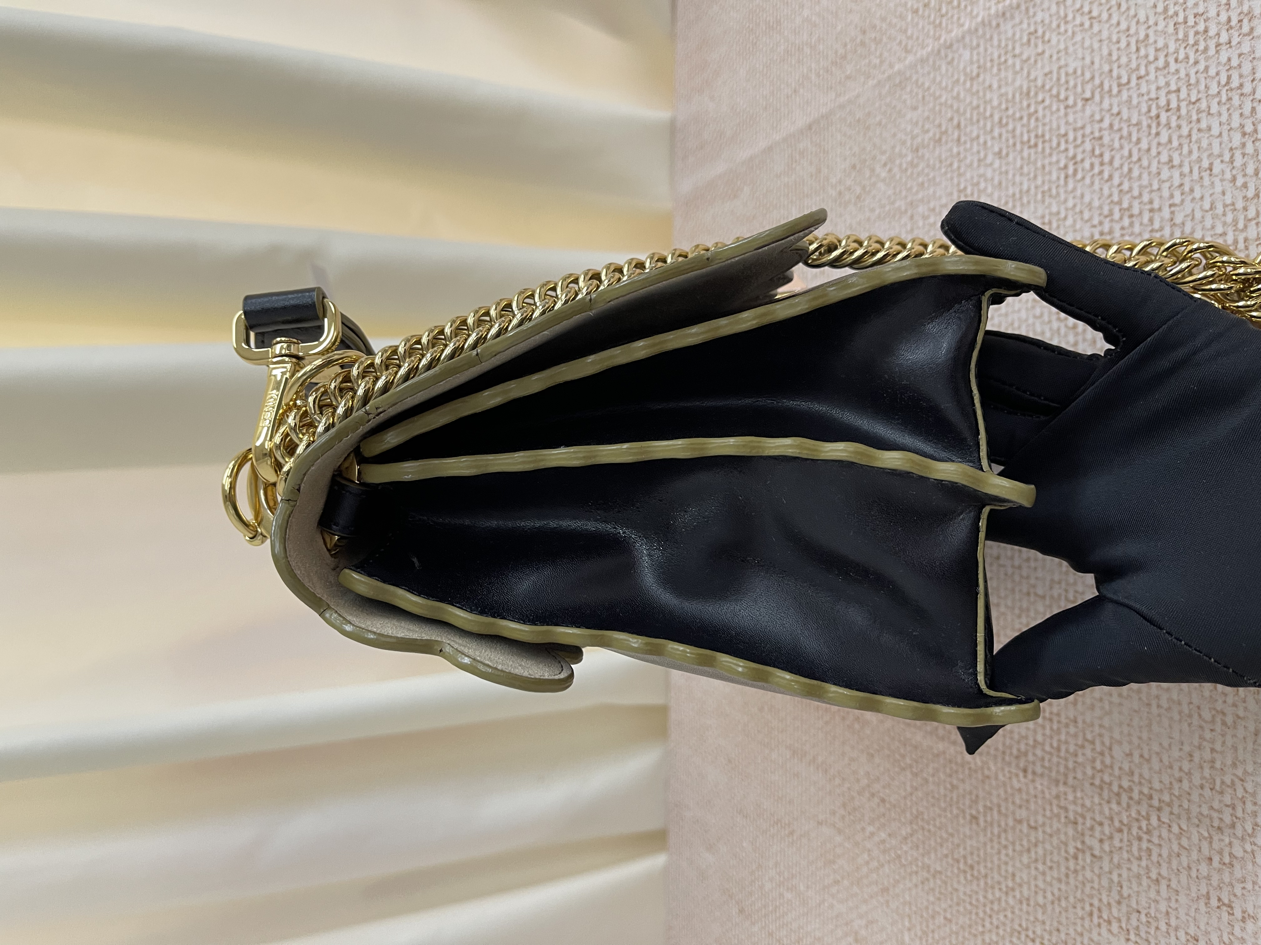 Pre-Owned FENDI KAN I / Product Code: 26022202