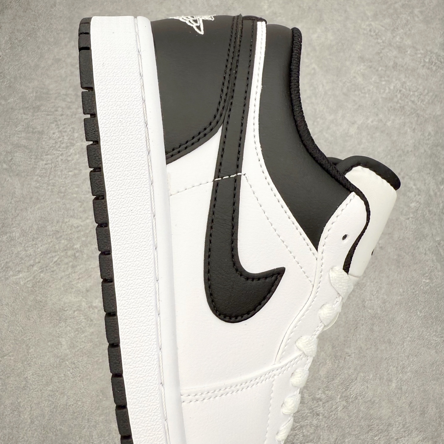 Air Jordan 1 Low 553558-132