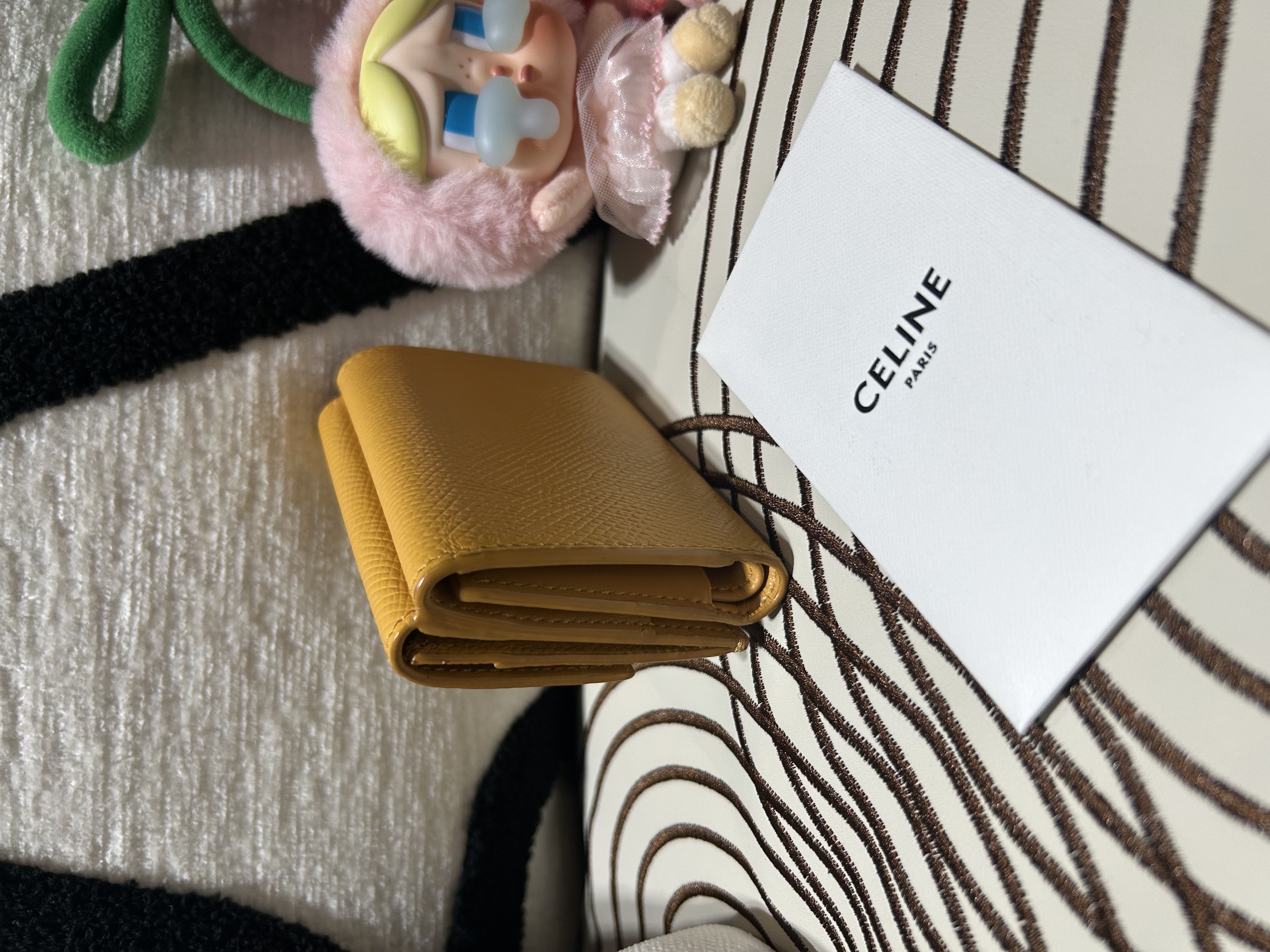 Celine wallet calfskin 牛皮短銀包100%Authentic, 98%new 