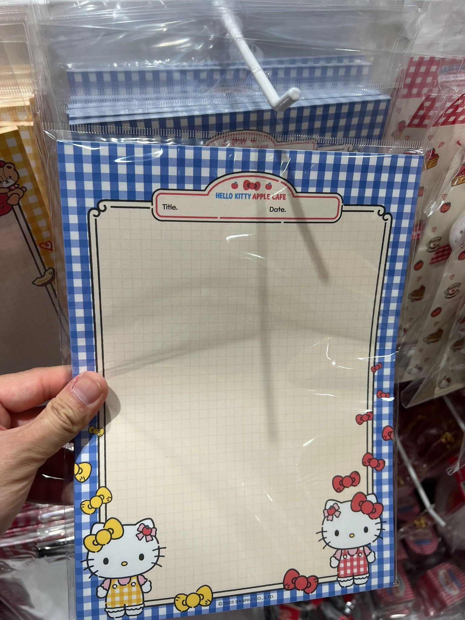 Hello Kitty Apple Cafe 單行紙