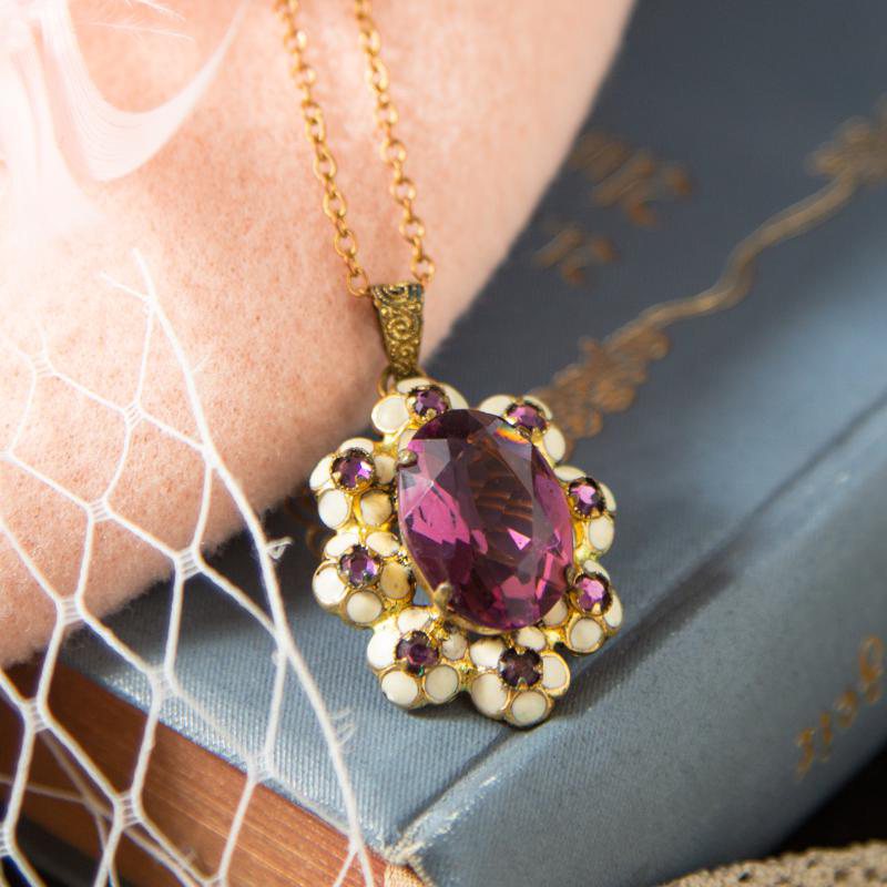 c.a. 1950s Adorable Austrian/Czech Hand-painted White Floral Amethyst Glass Necklace (AC152)