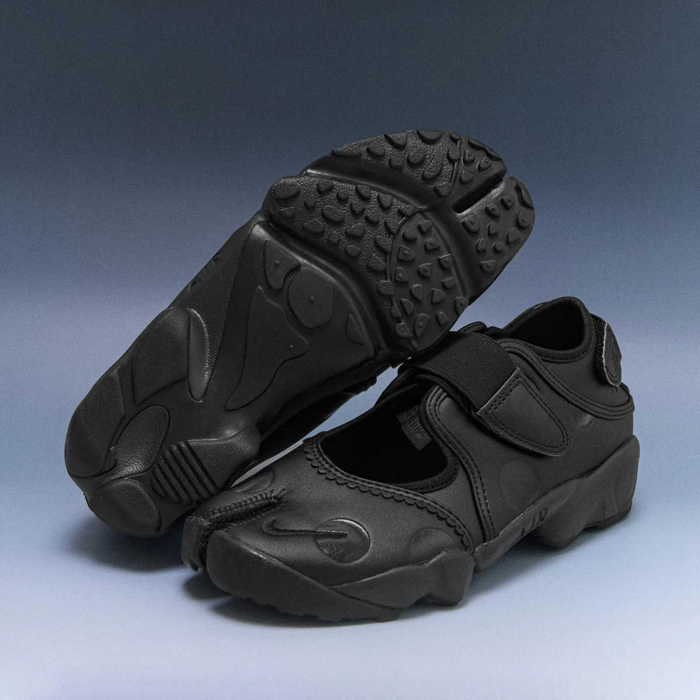 NIKE AIR RIFT DOT SILVER / BLACK  (預購商品）