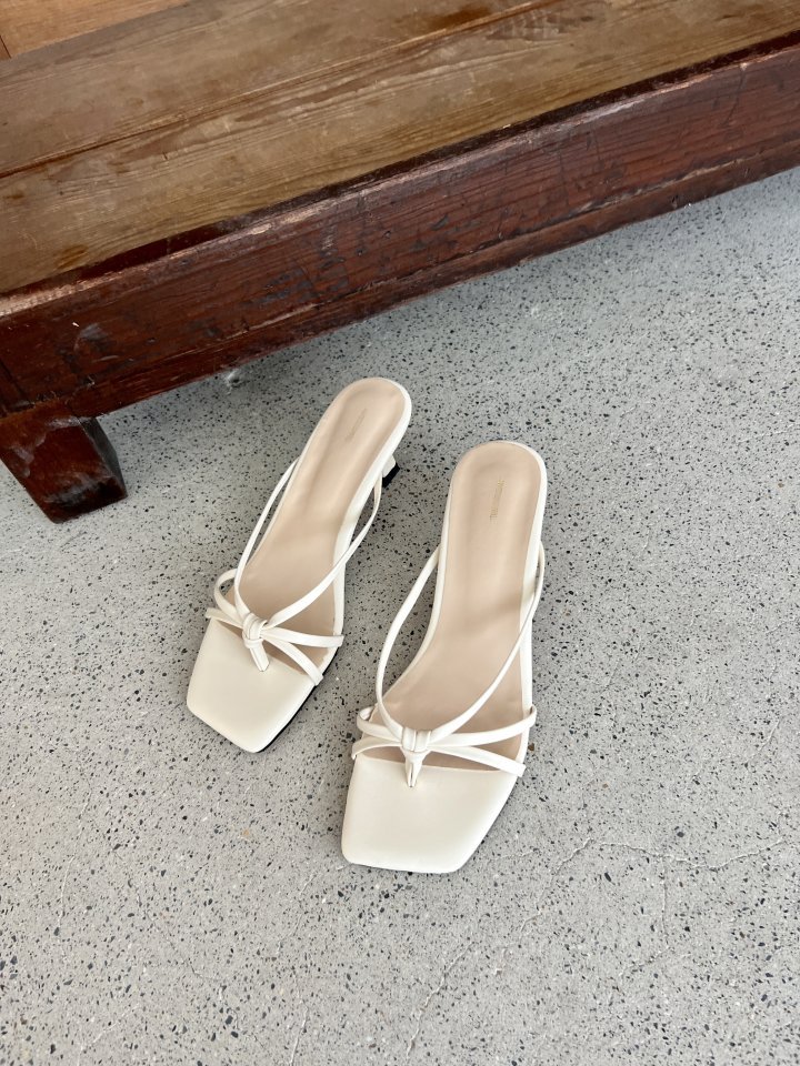 Straps Kitten Heels (4 colors)