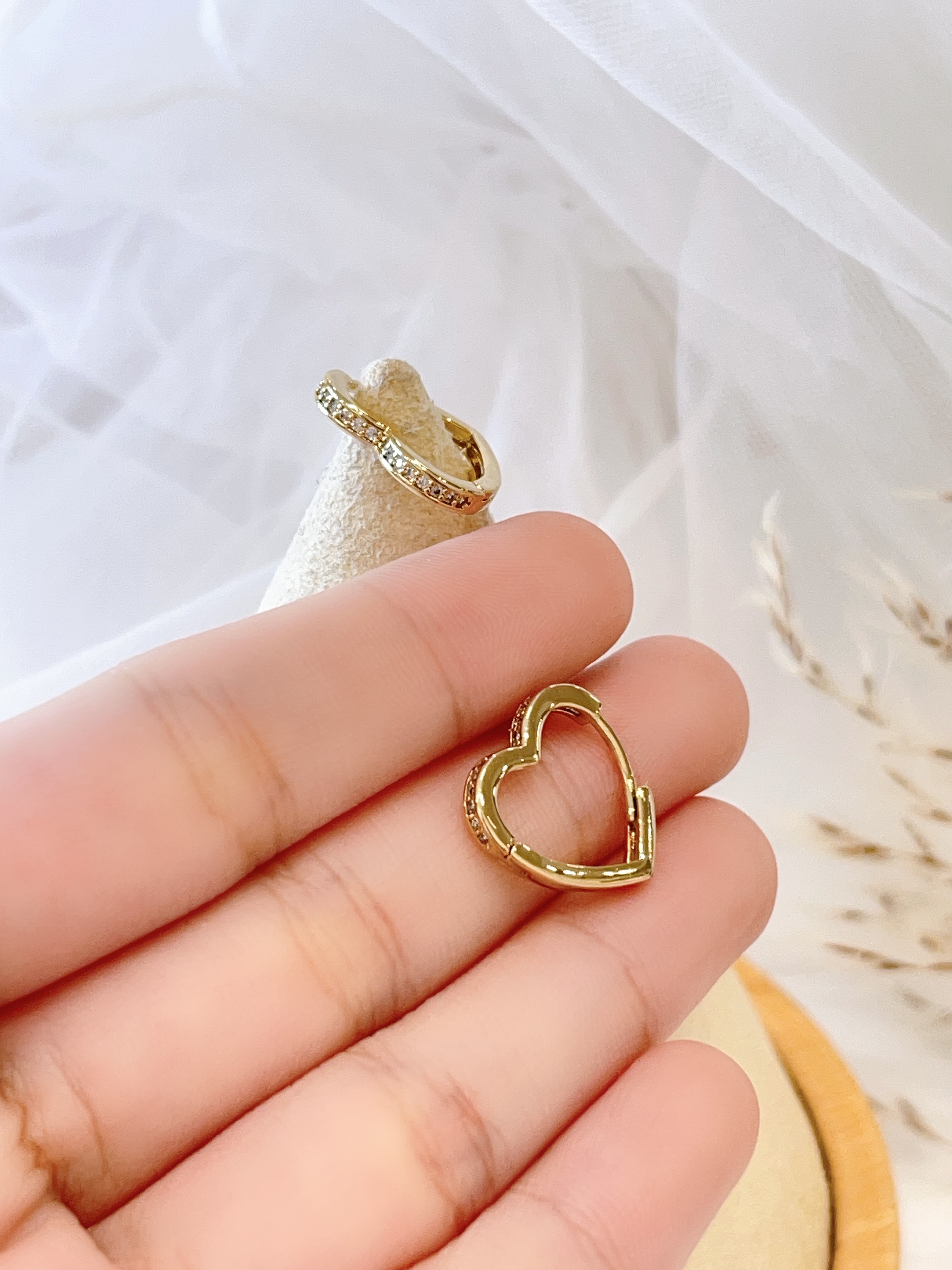 甜美爱心形状耳扣耳环