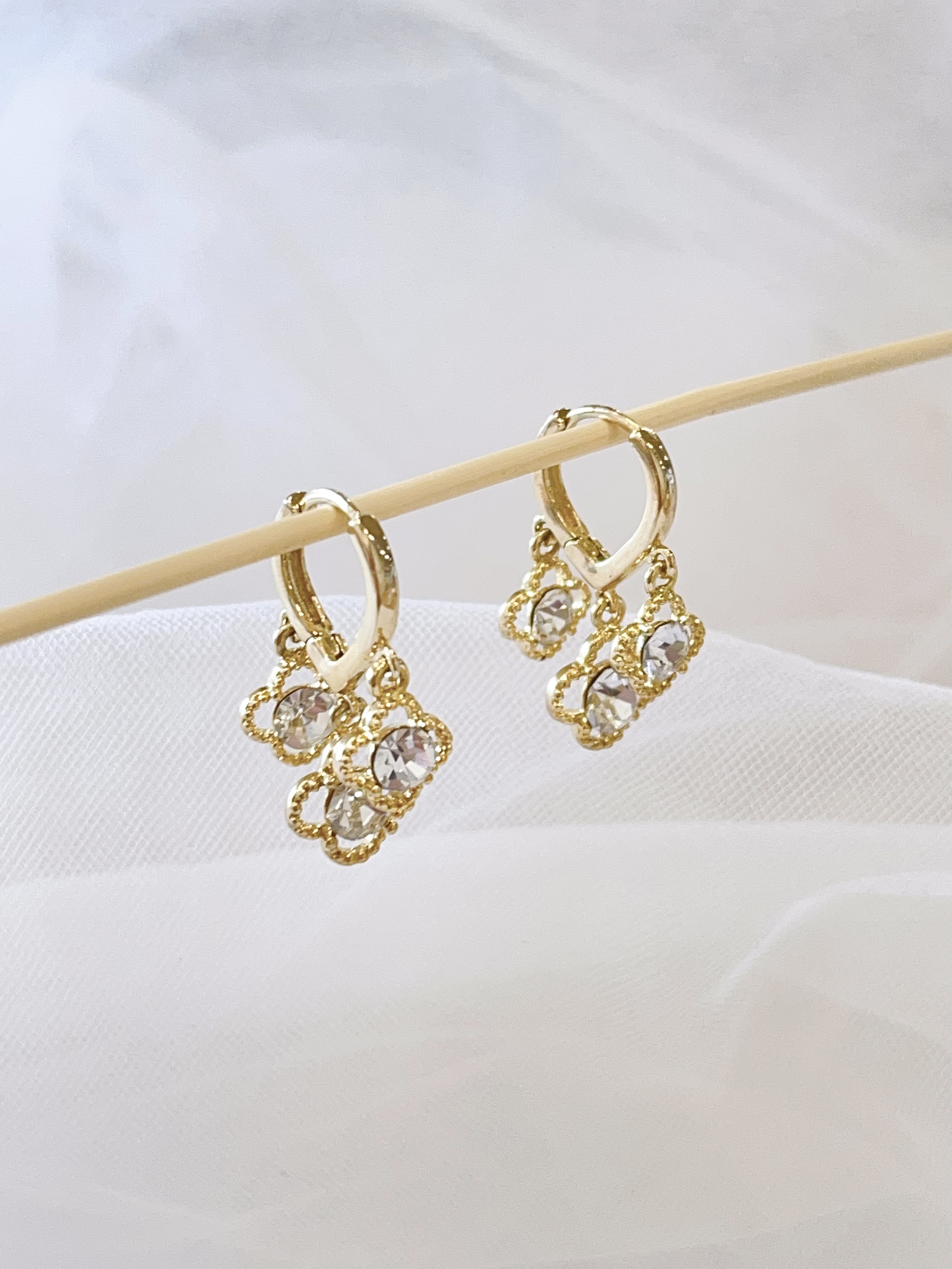 不轻易撞款四叶草耳扣耳环