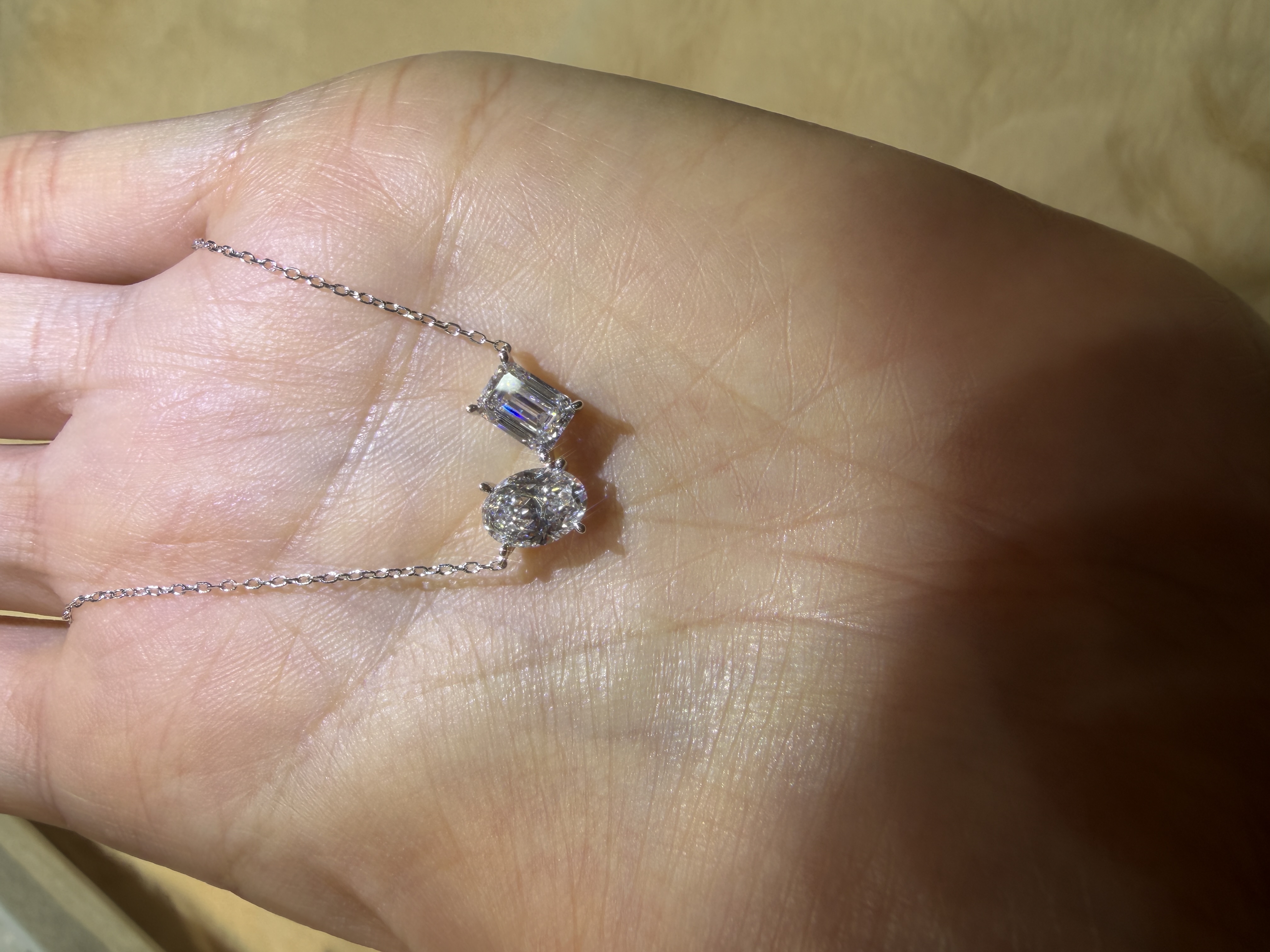 Asymmetric diamond necklace in 18k white gold