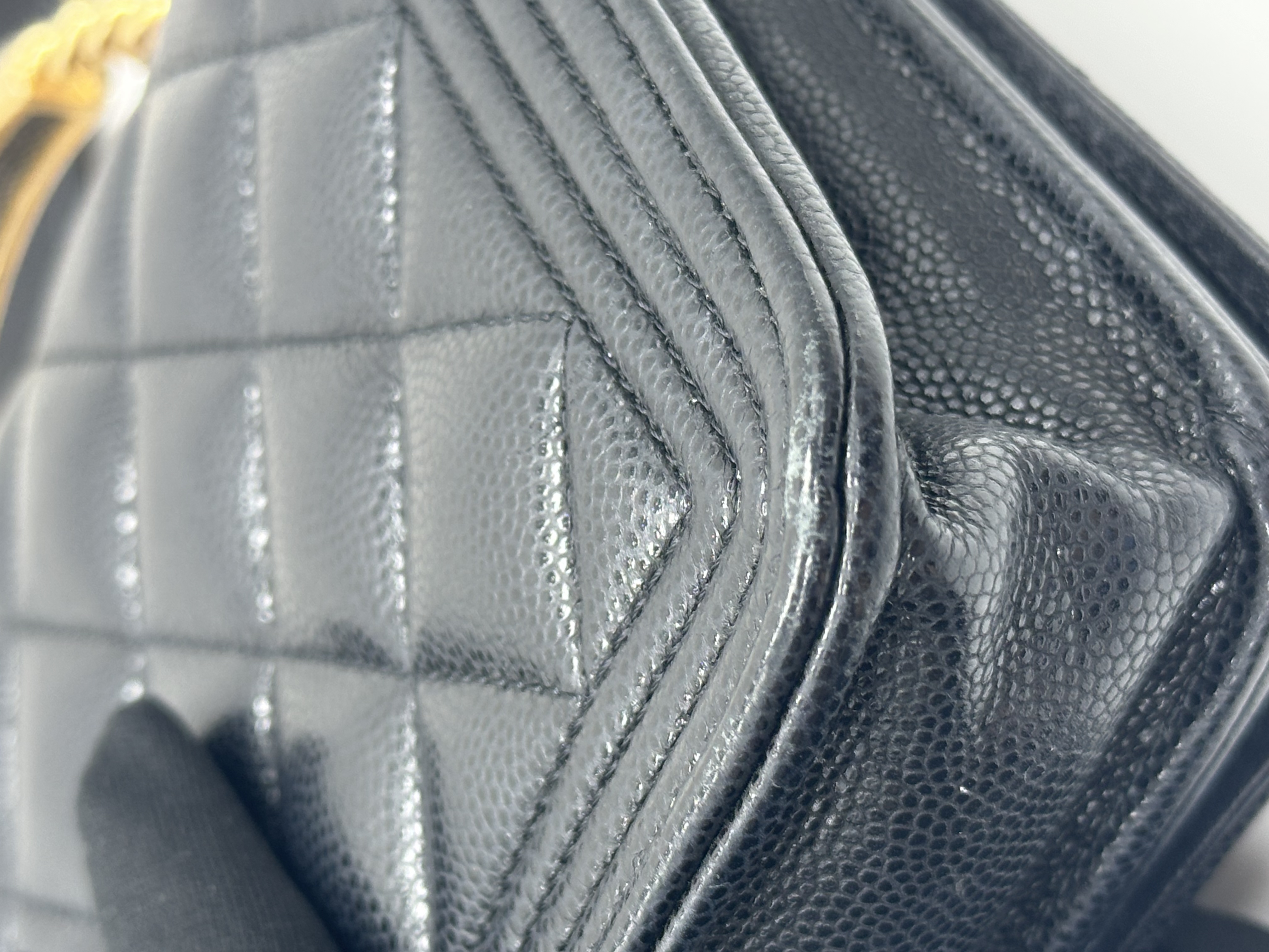 Pre-owned CHANEL Caviar Boy Wallet On Chain