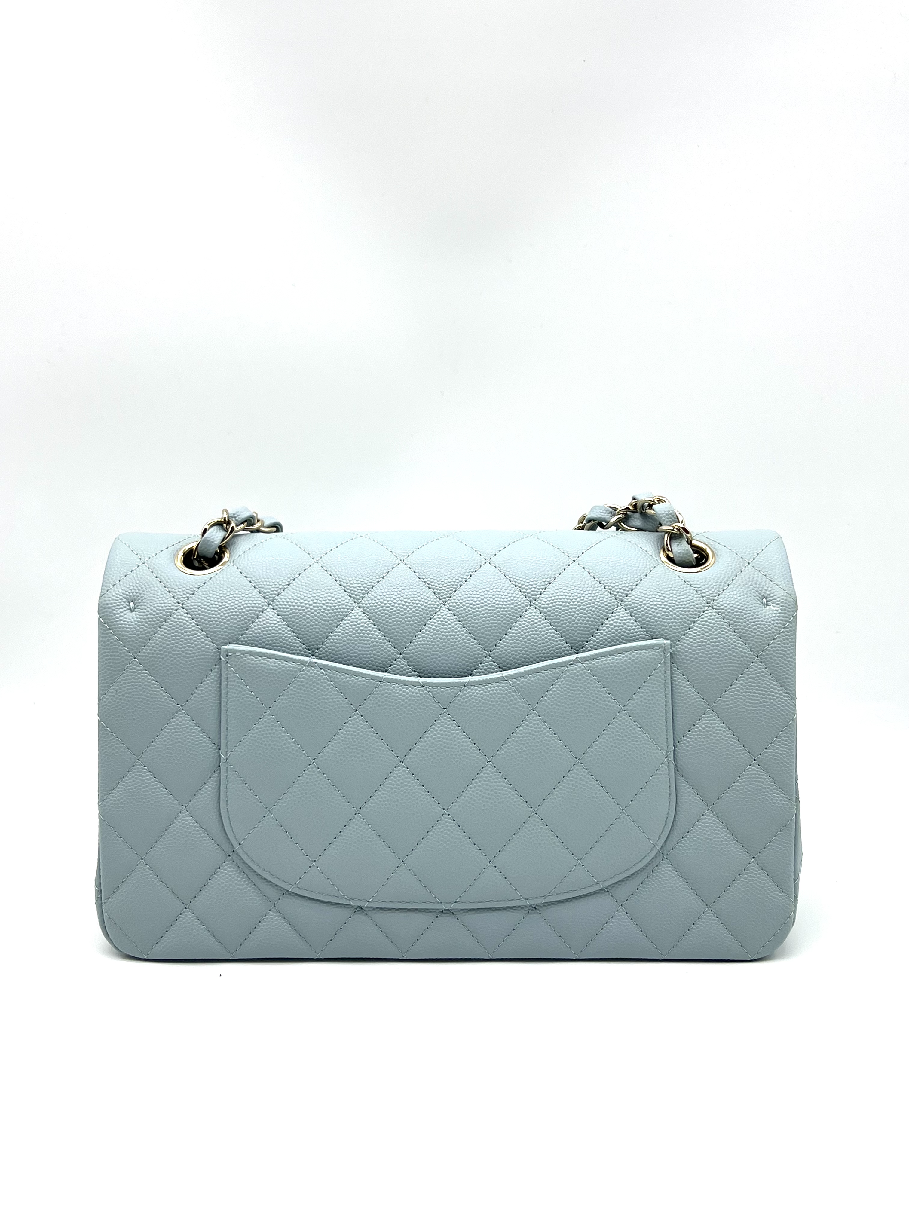 Chanel Small Classic Flap Handbag / Product Code: 26031707