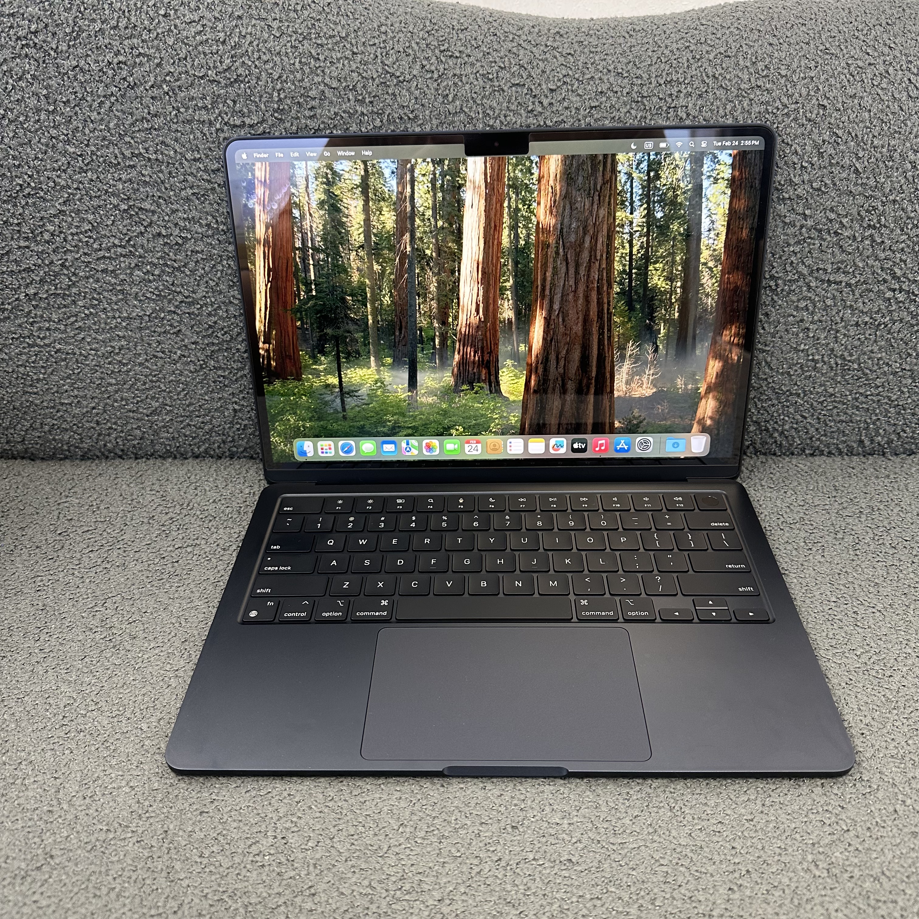 #5635  （超輕薄🔥MacBook M2 Air )APPLE  MacBook Air M2 2023 M2 CPU/8GB Ram/256GB SSD/8核心GPU/Liquid Retina Mon/13.6吋/藍色/ Gaming Laptop / Notebook/ PC / Laptop / MacbookAir / MacBook Pro / MacBookPro