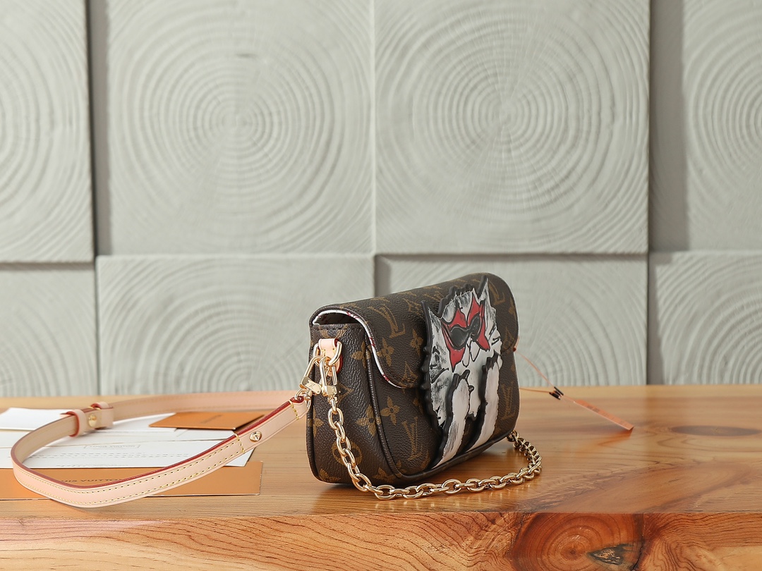 LV Louis Vuitton Travels with Grace Coddington