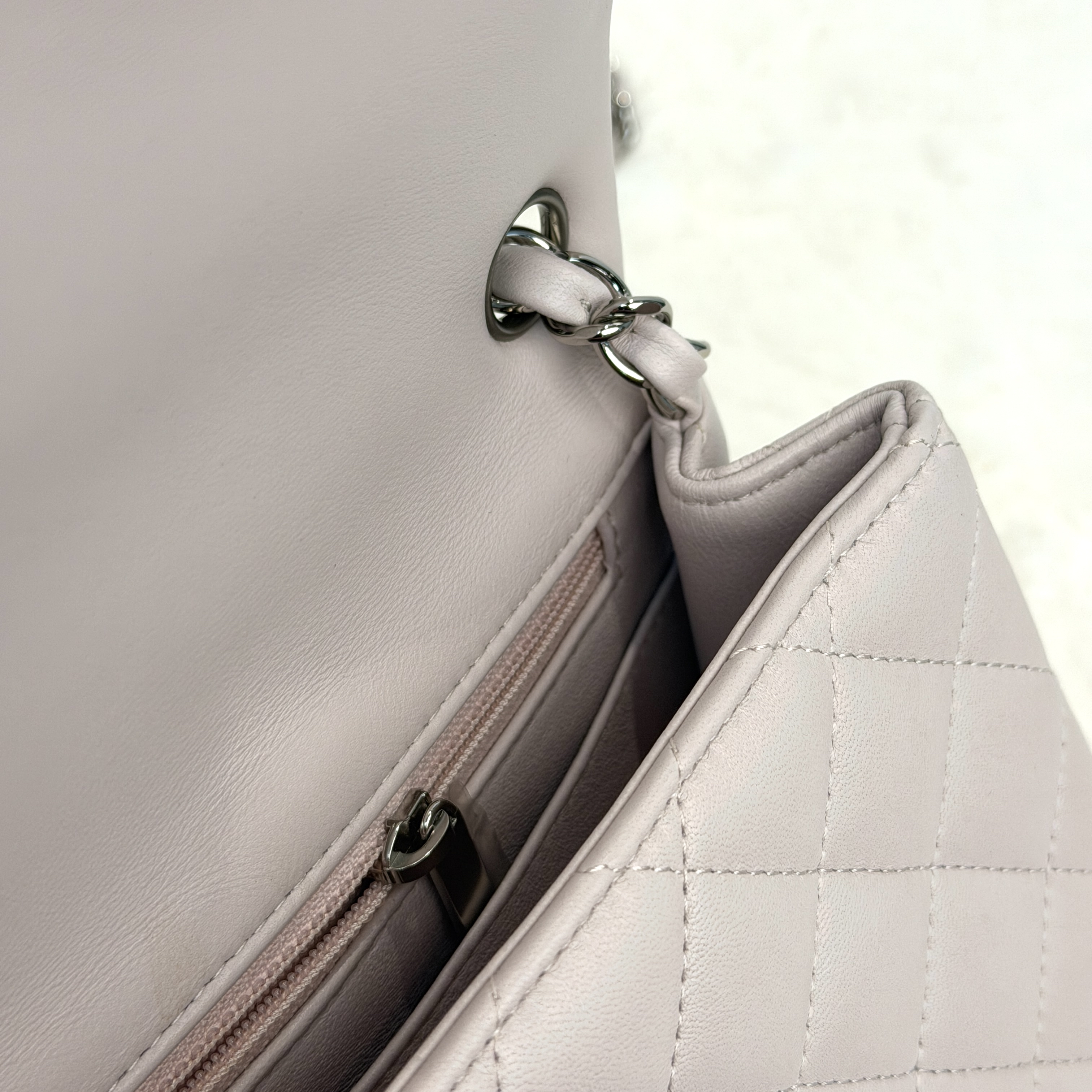 Chanel mini square方胖子 超溫柔顏色💖🫧