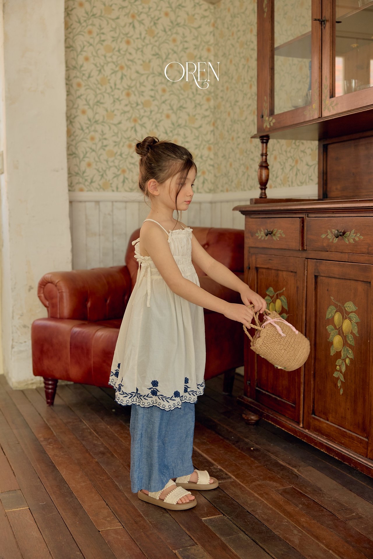 ☀️預訂 韓國直送☀️🇰🇷Oren Solenne花卉刺繡吊帶連身裙