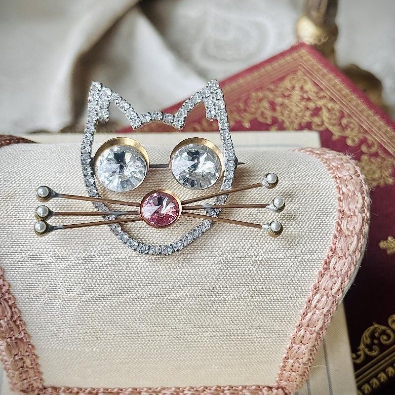 Vintage European Sparkly Cat Brooch - Likely Czech (NZ087)