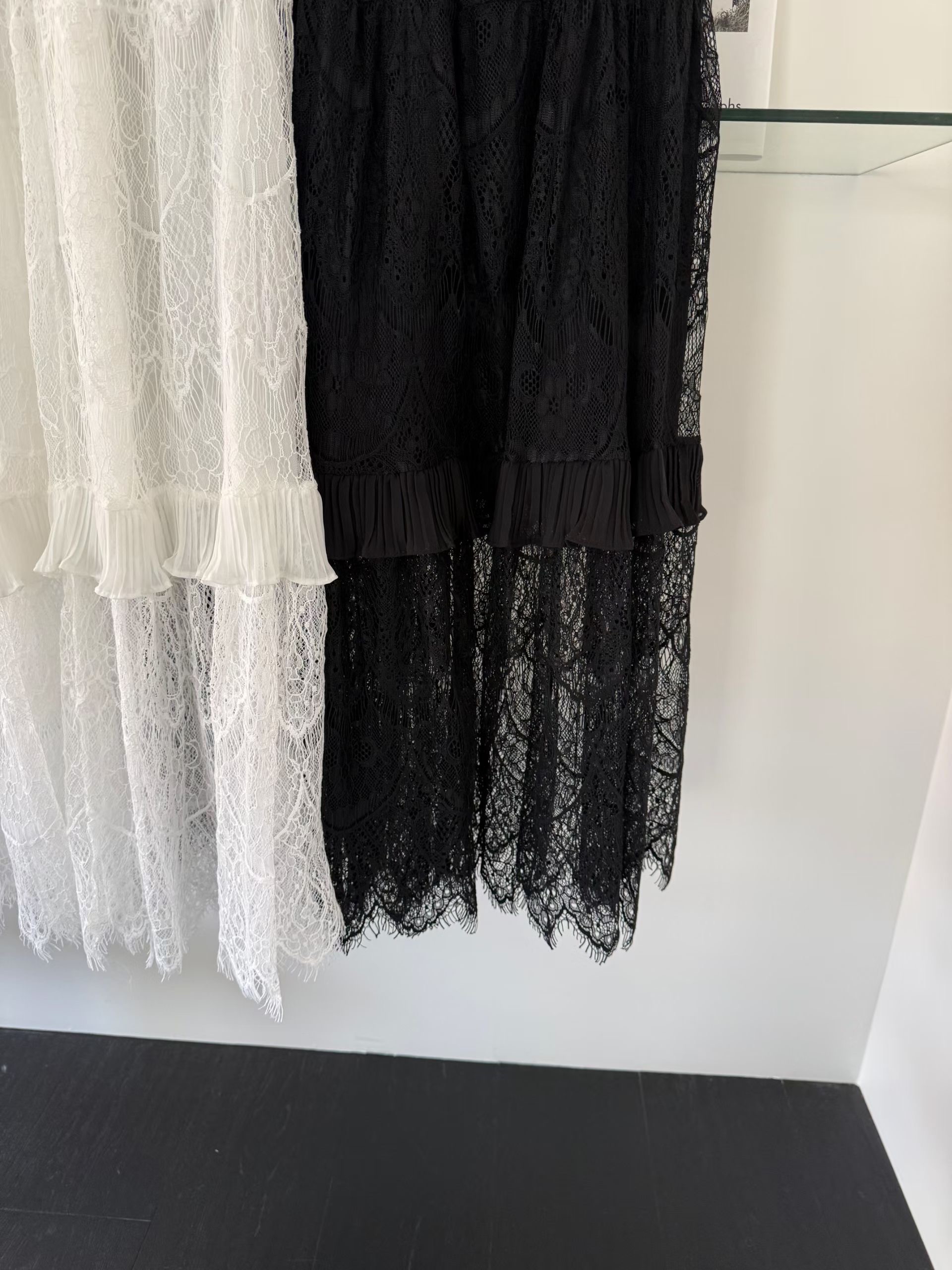 VICTORIAN LACE MAXI SKIRT
