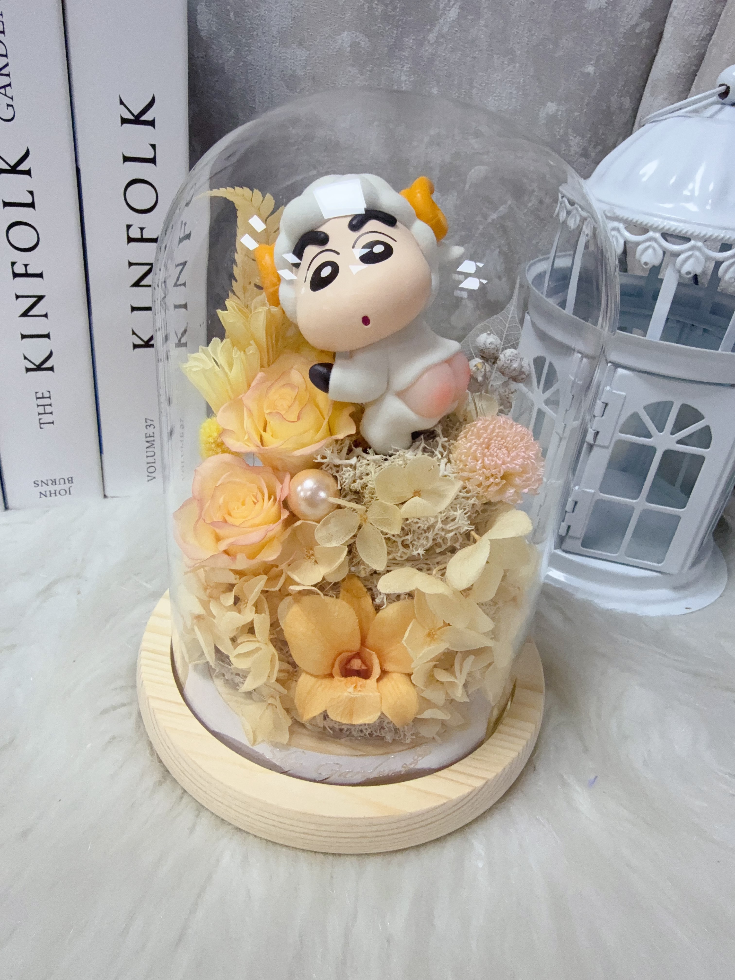 羊咩咩小新屁屁橙色永生花玻璃罩