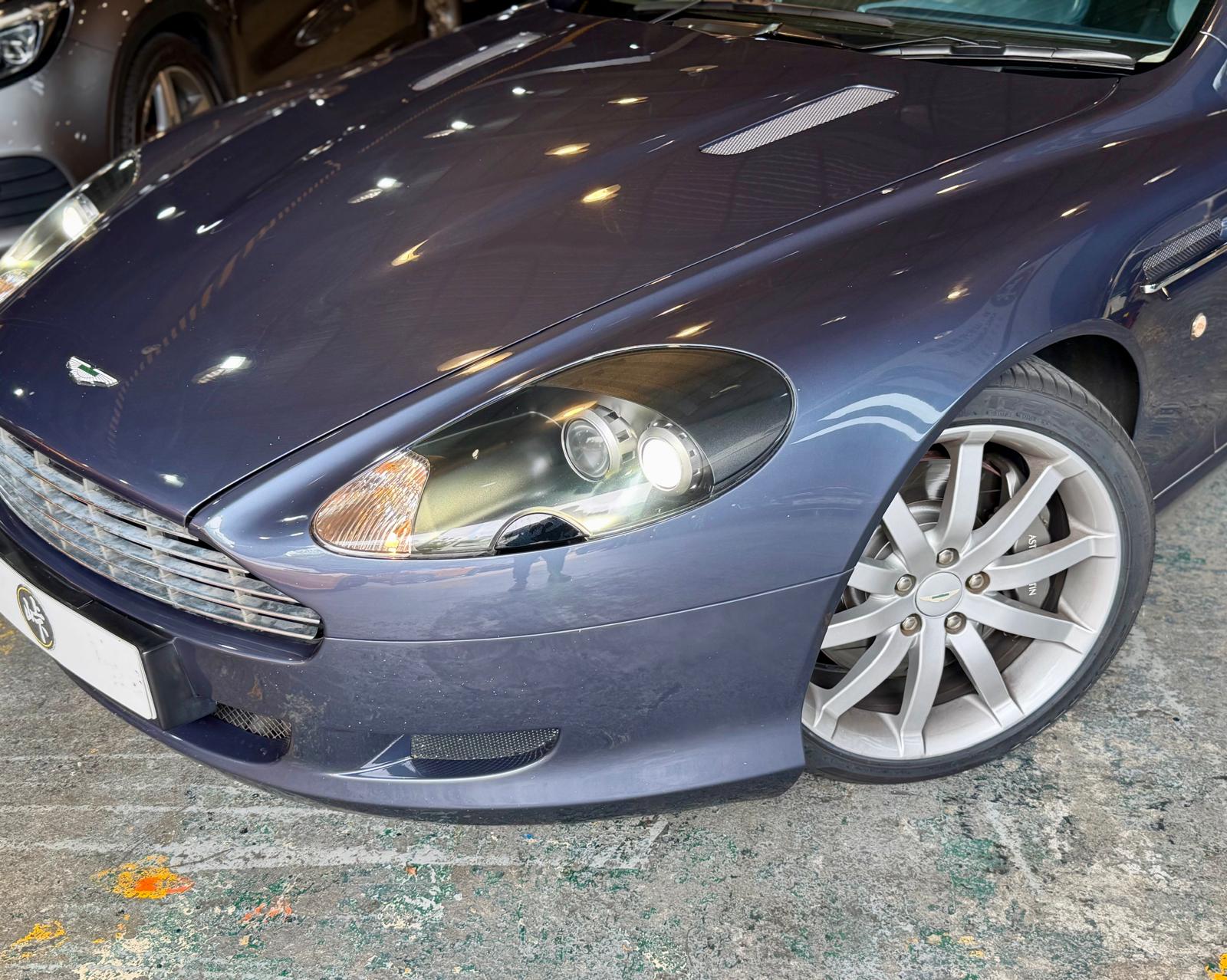 Aston Martin DB9 2004
