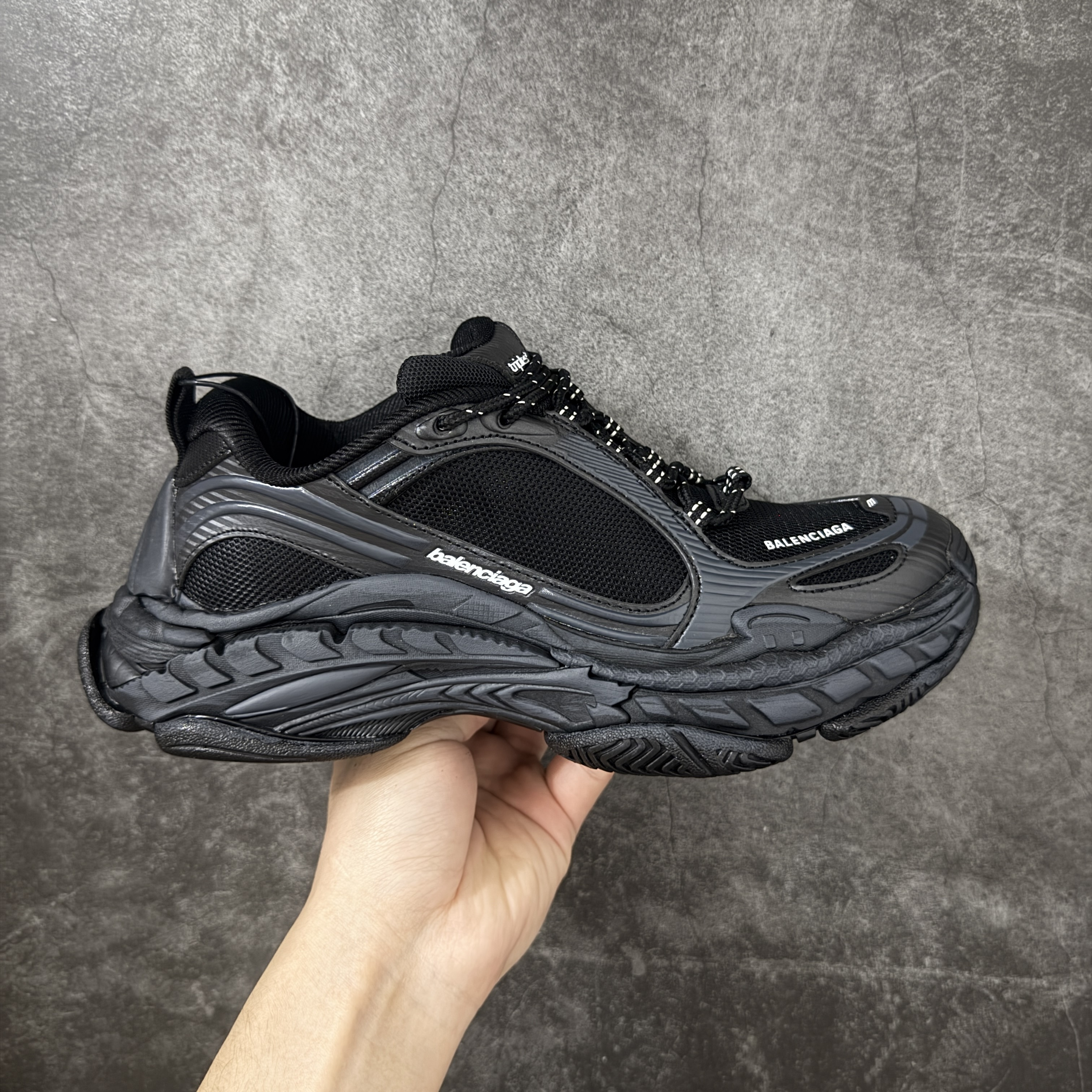 Balenciaga Triple S.2 Gradient 