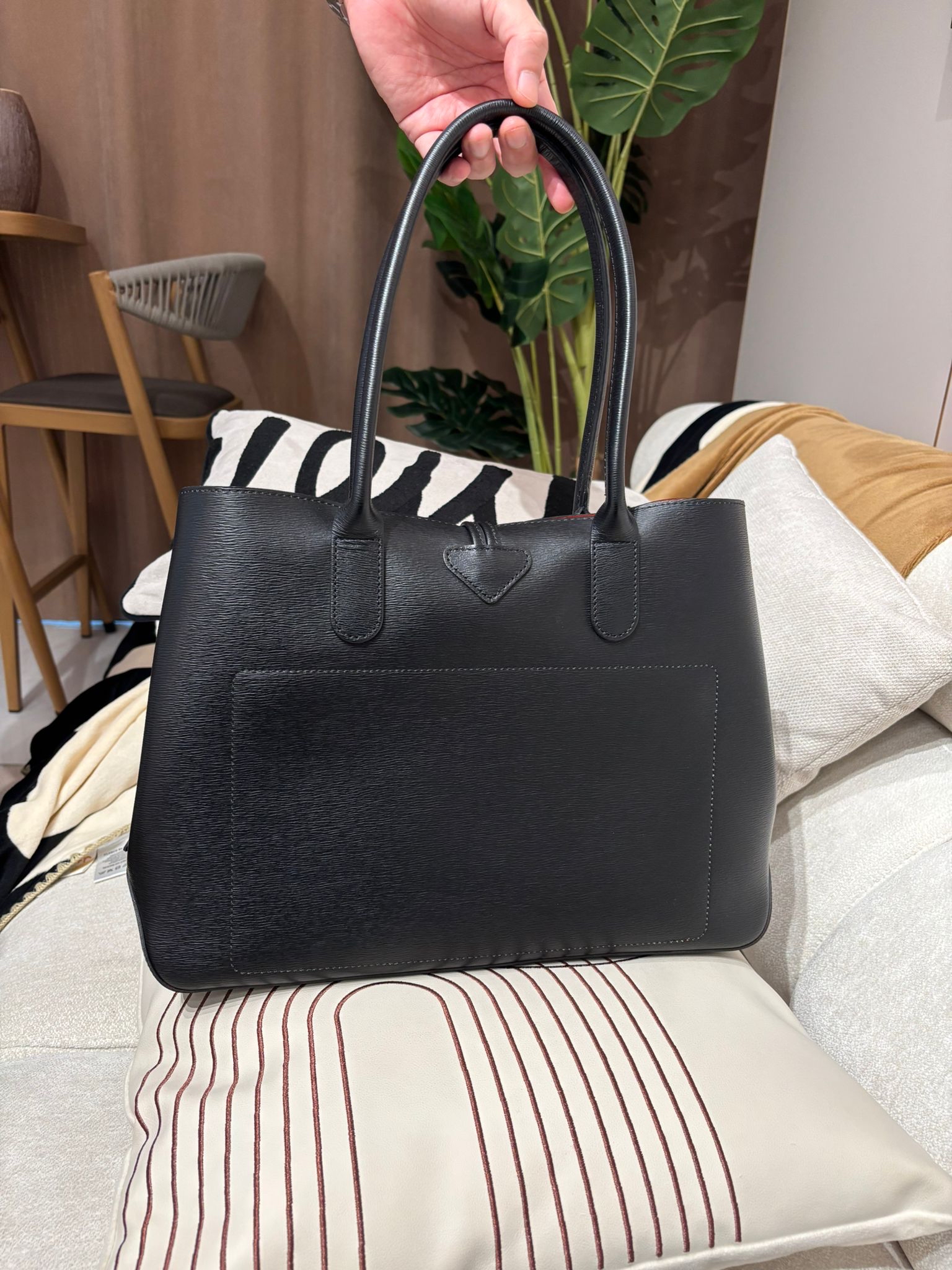Longchamp tote bag black calfskin 26cm 100%Authentic ,95%new
